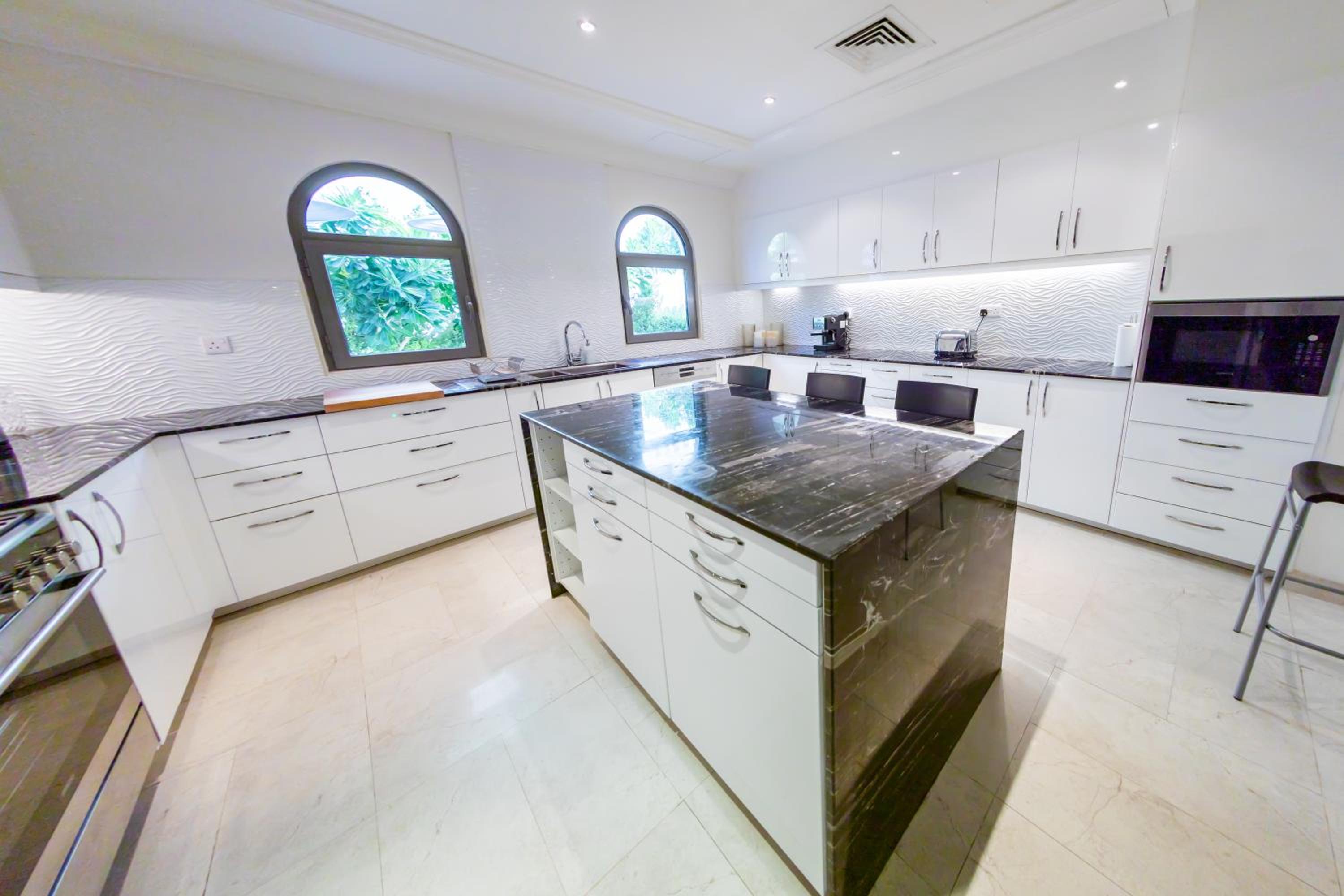 Nasma Luxury Stays - Frond L, Palm Jumeirah