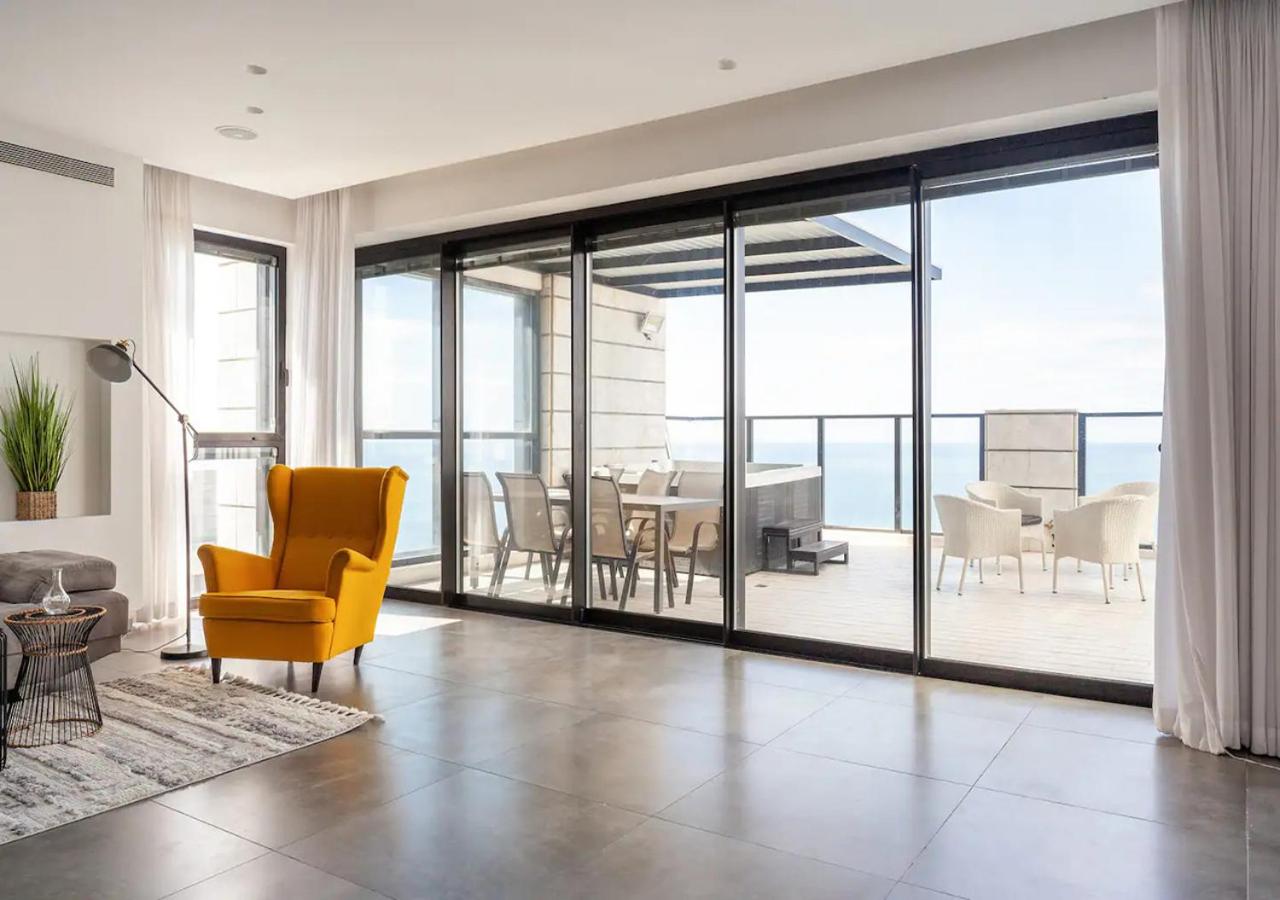 O&O Group - Luxury Penthouse Jacuzzi Sea 36th Floor view 4