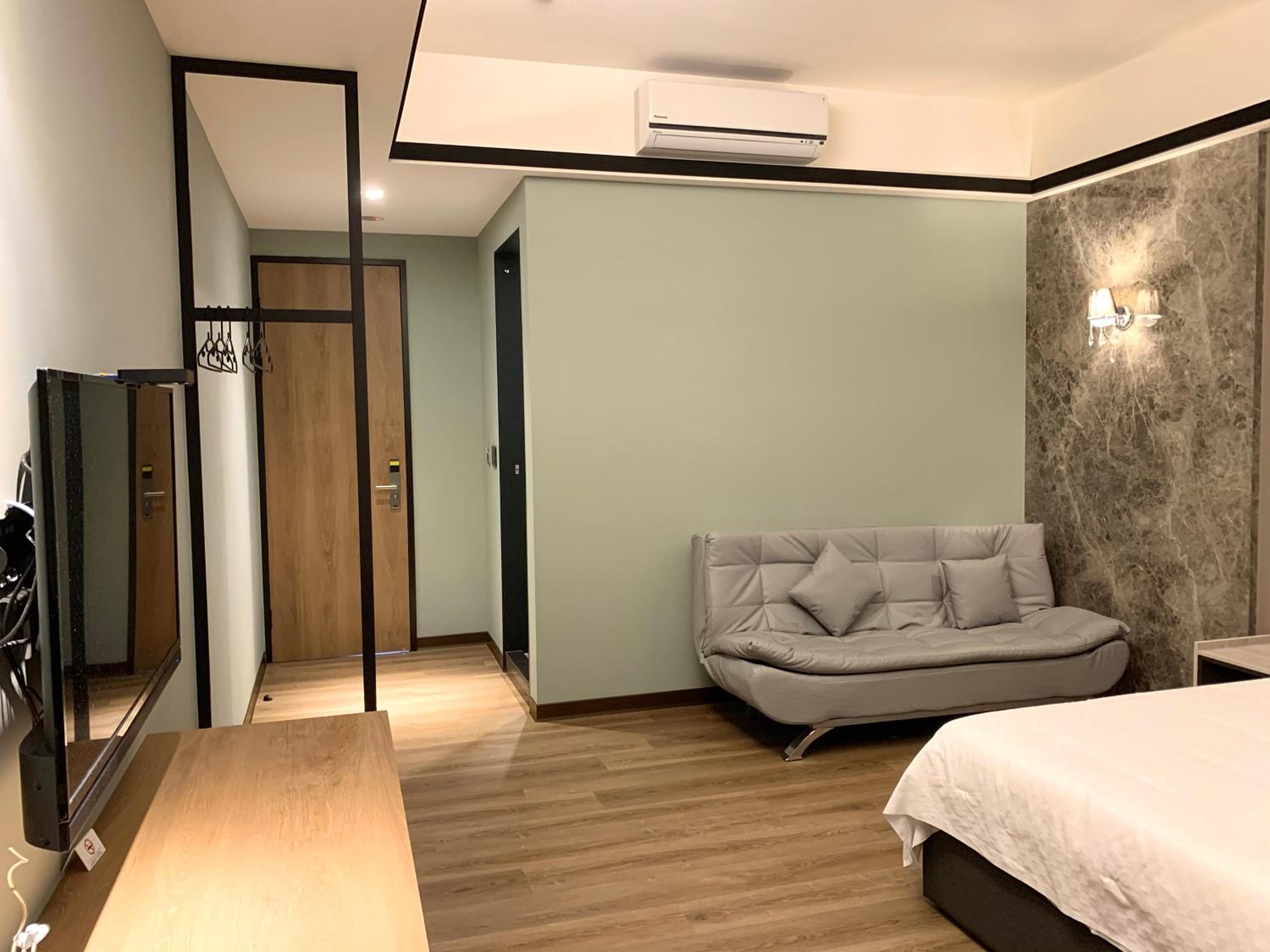Dream Summer Hotel