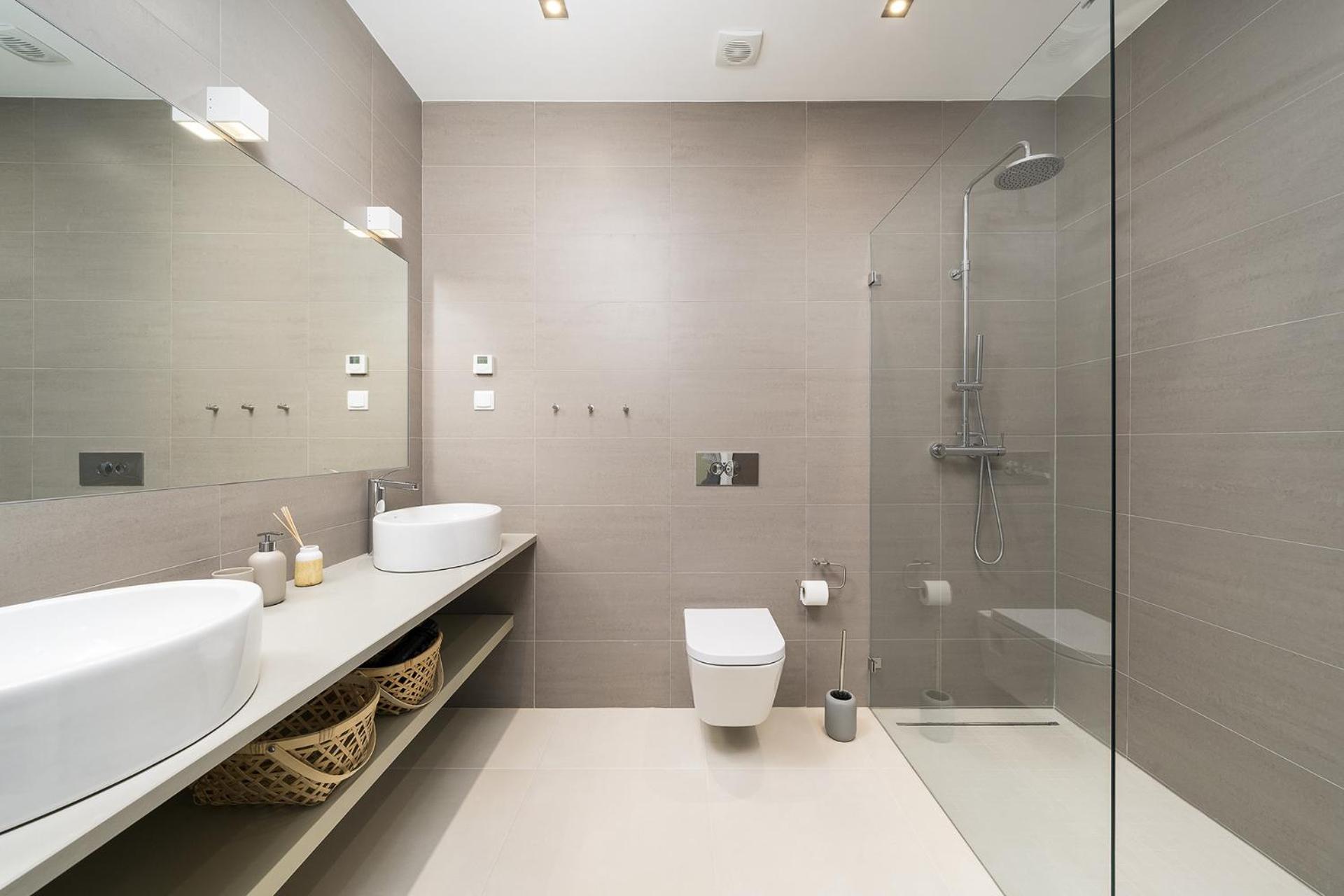 Hotel Brand New Luxury 3 Bedroom Apartment, Porto de Mos - Image 1