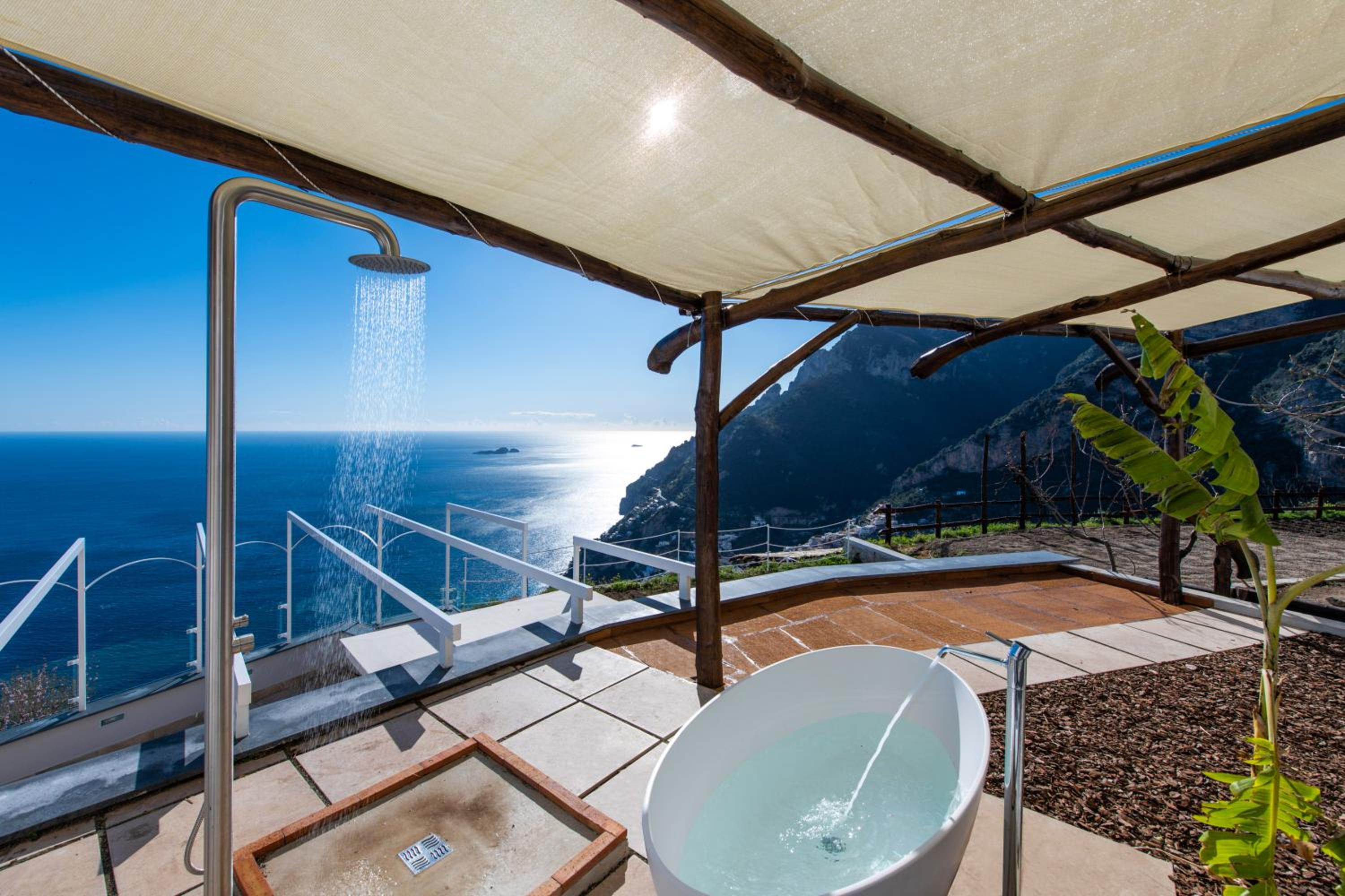 VILLA LA TAGLIATA spectacular jacuzzi tub amazing view and private parking garage view 5