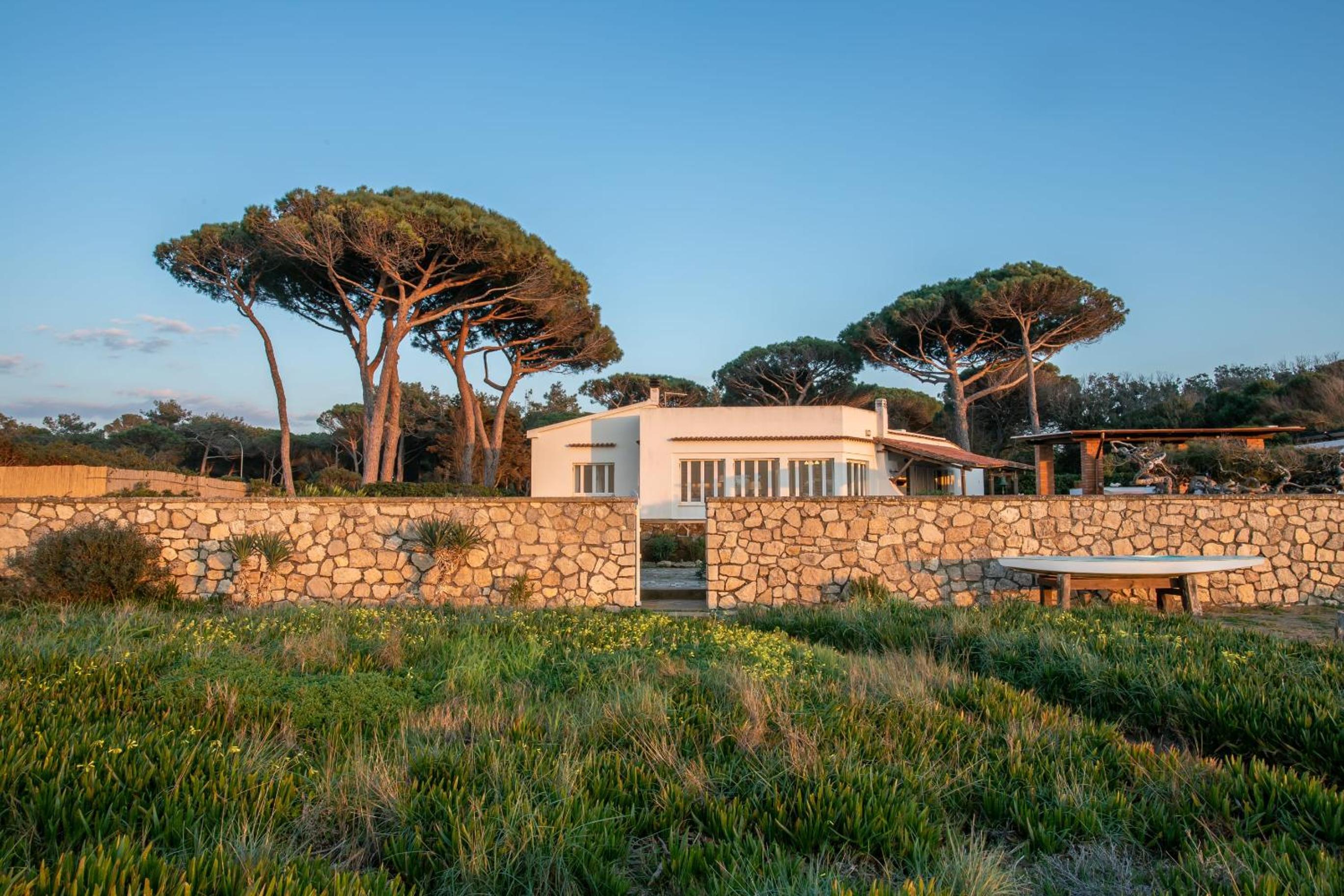 Villaflair - Gianella Beach Cottage