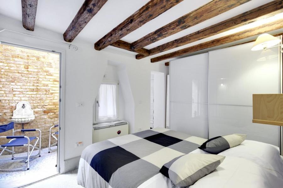 Cozy Apartment up to 4 in Biennale Giardini by Bricola Apartments photo 4