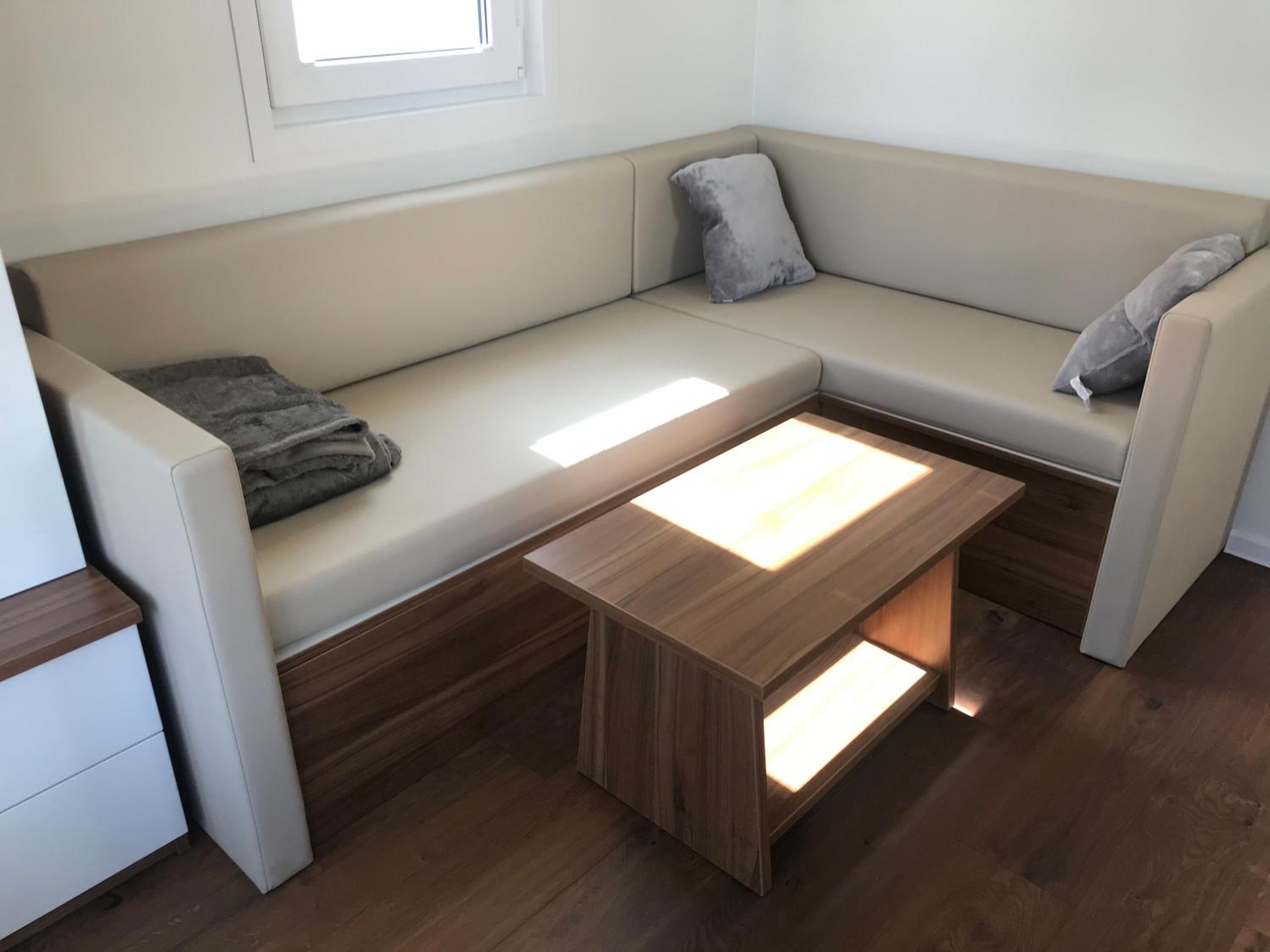 Floating House VARONI