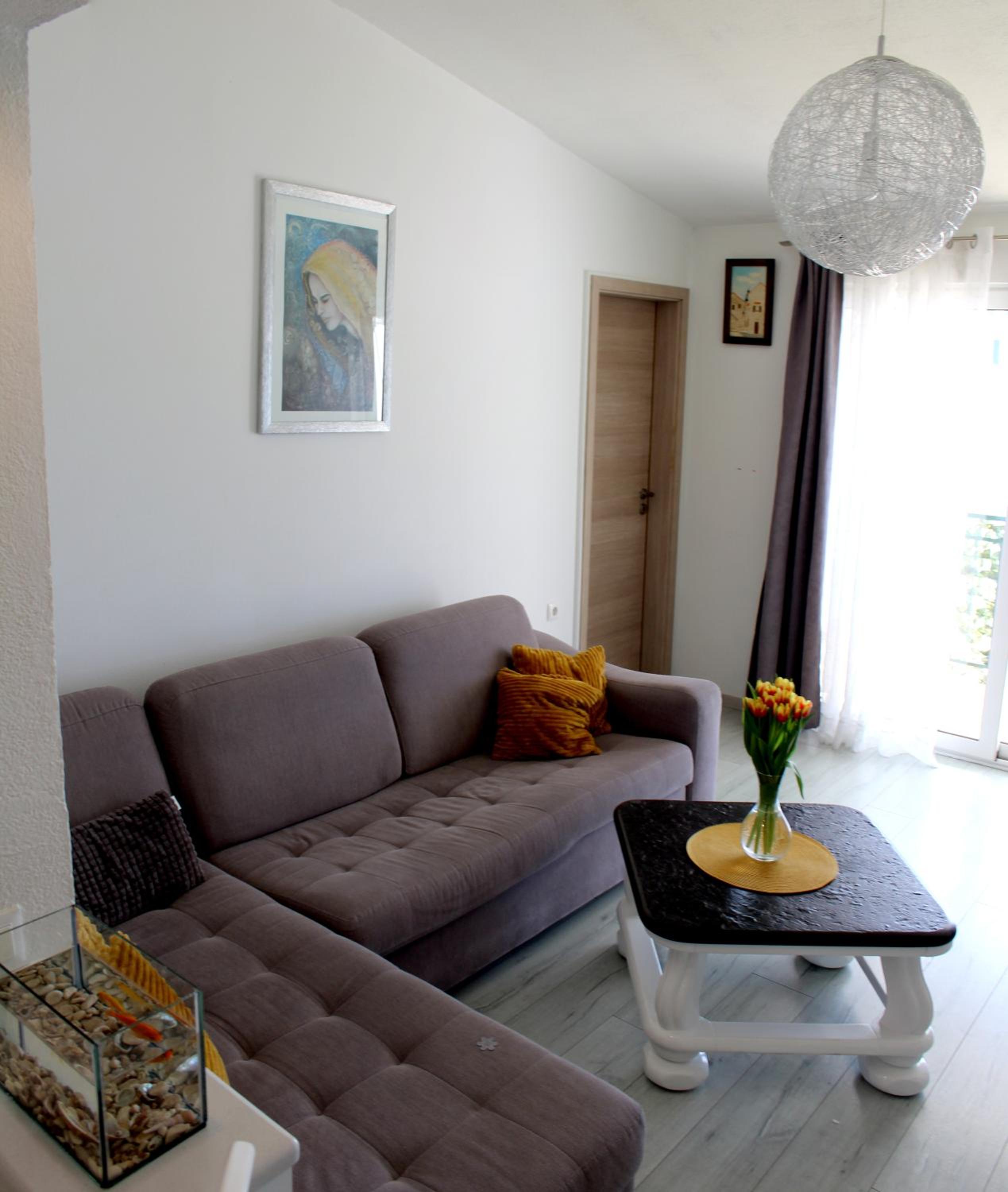 Mali Jakov view 4