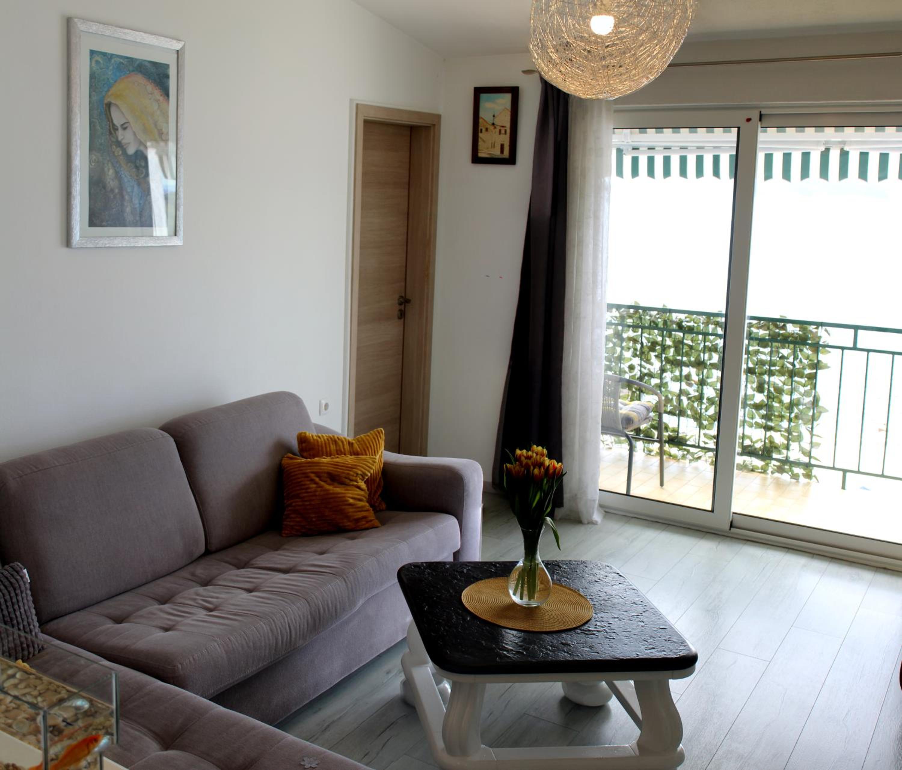 Mali Jakov view 3