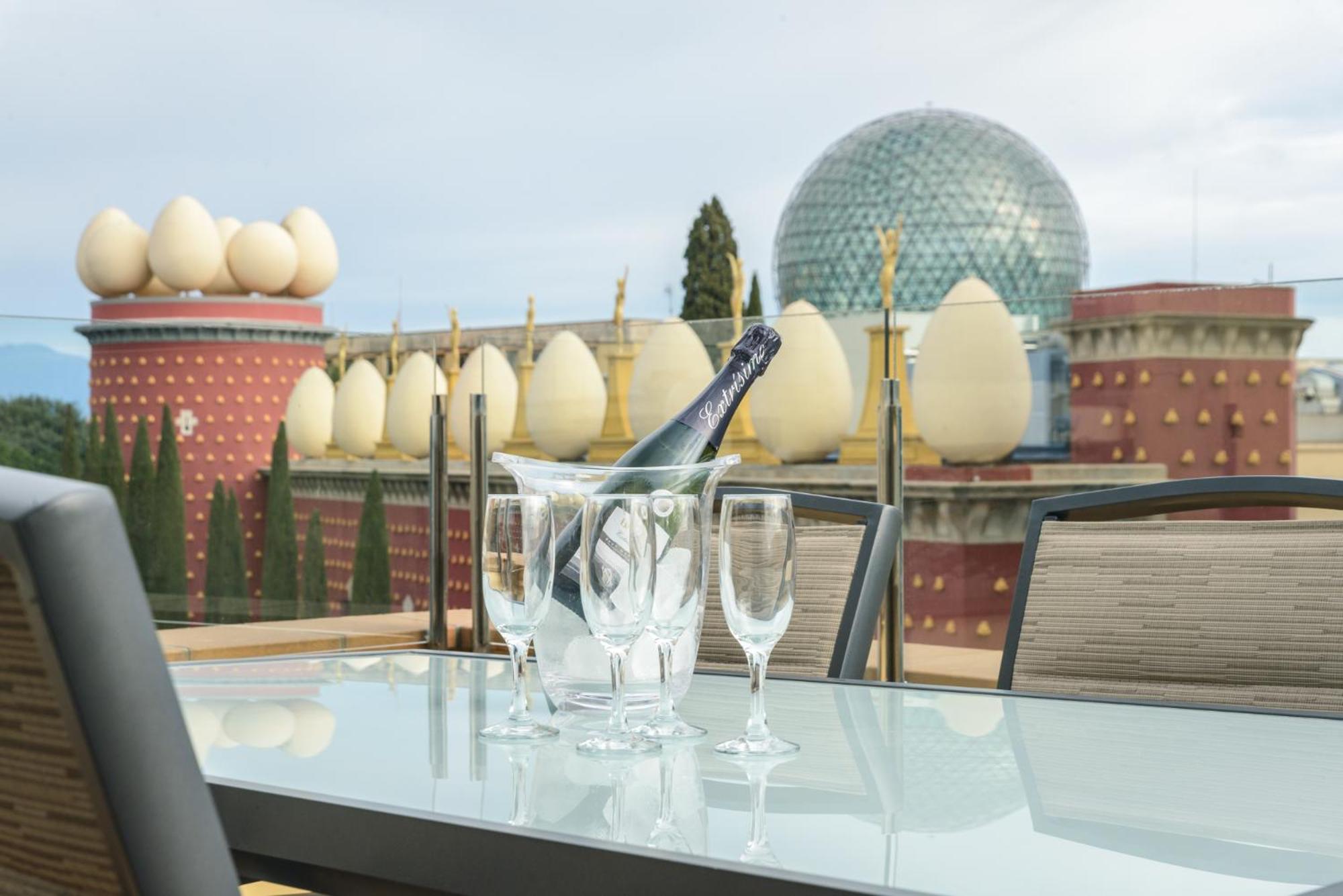 Apartamento ático enfrente del Museo Dalí photo 2