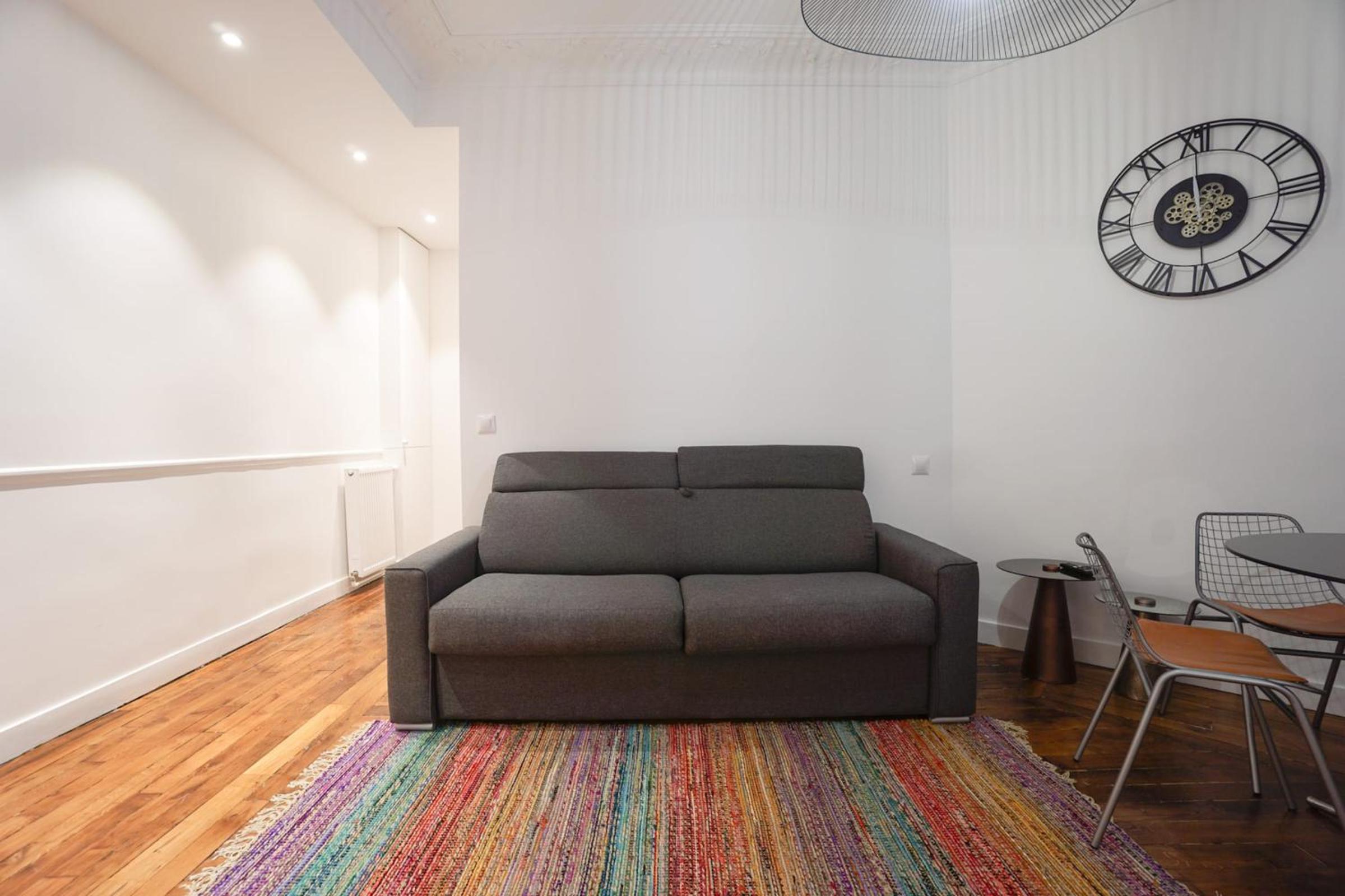 Large Flat At 2 Steps From The Eiffel Tower