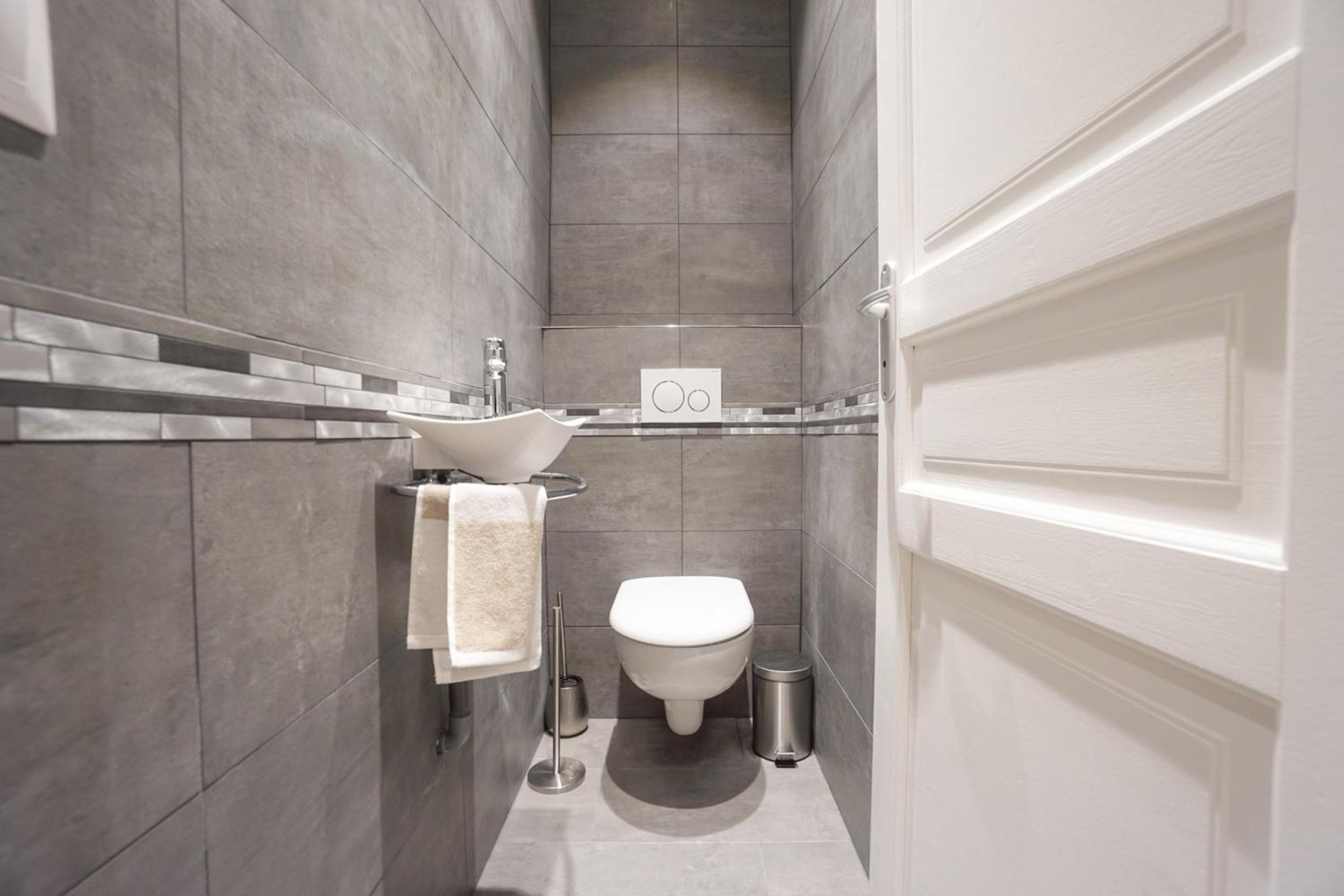 Large Flat At 2 Steps From The Eiffel Tower