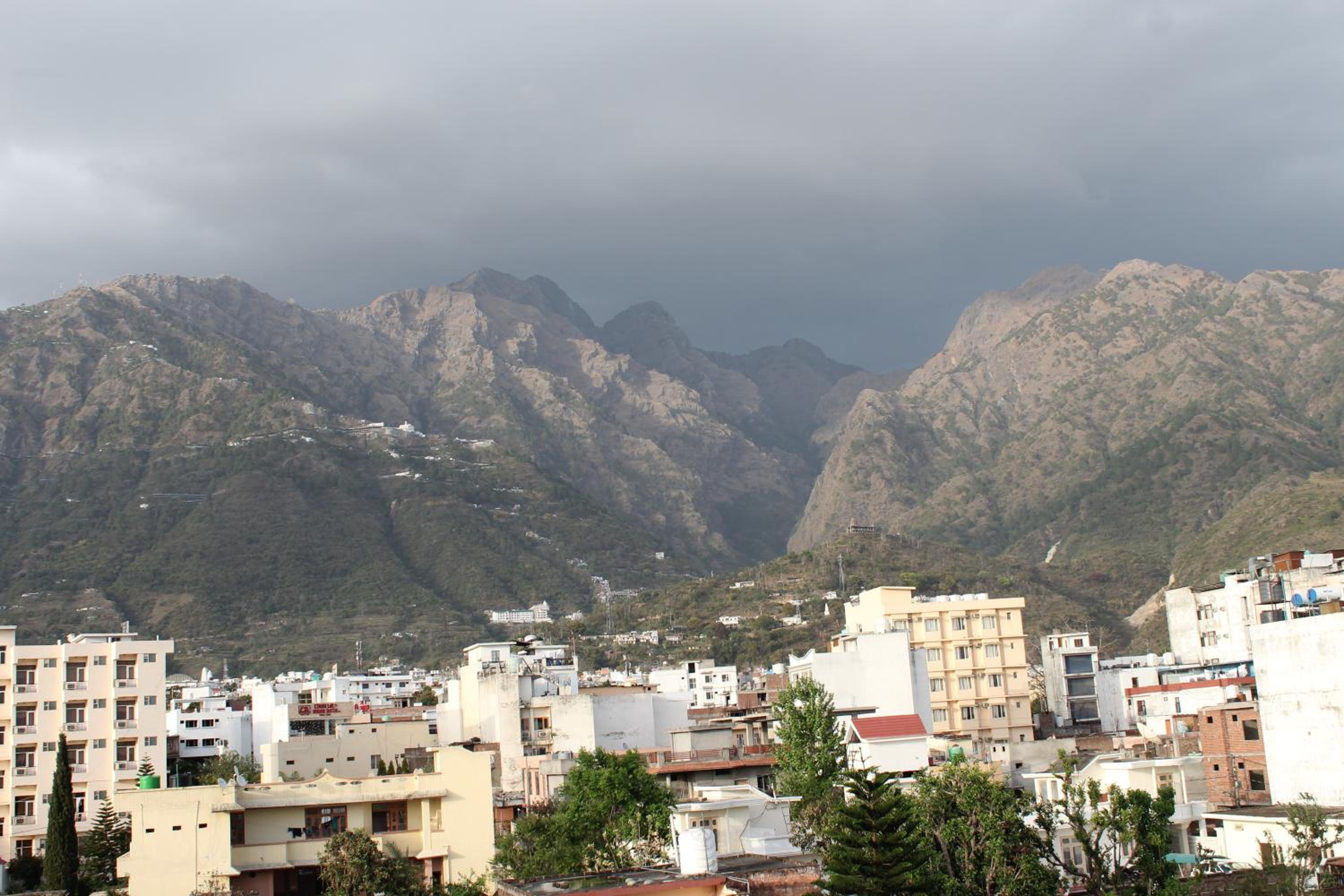 Katra Vacations - Trimrooms  Katra Railway Station - Property Image 12
