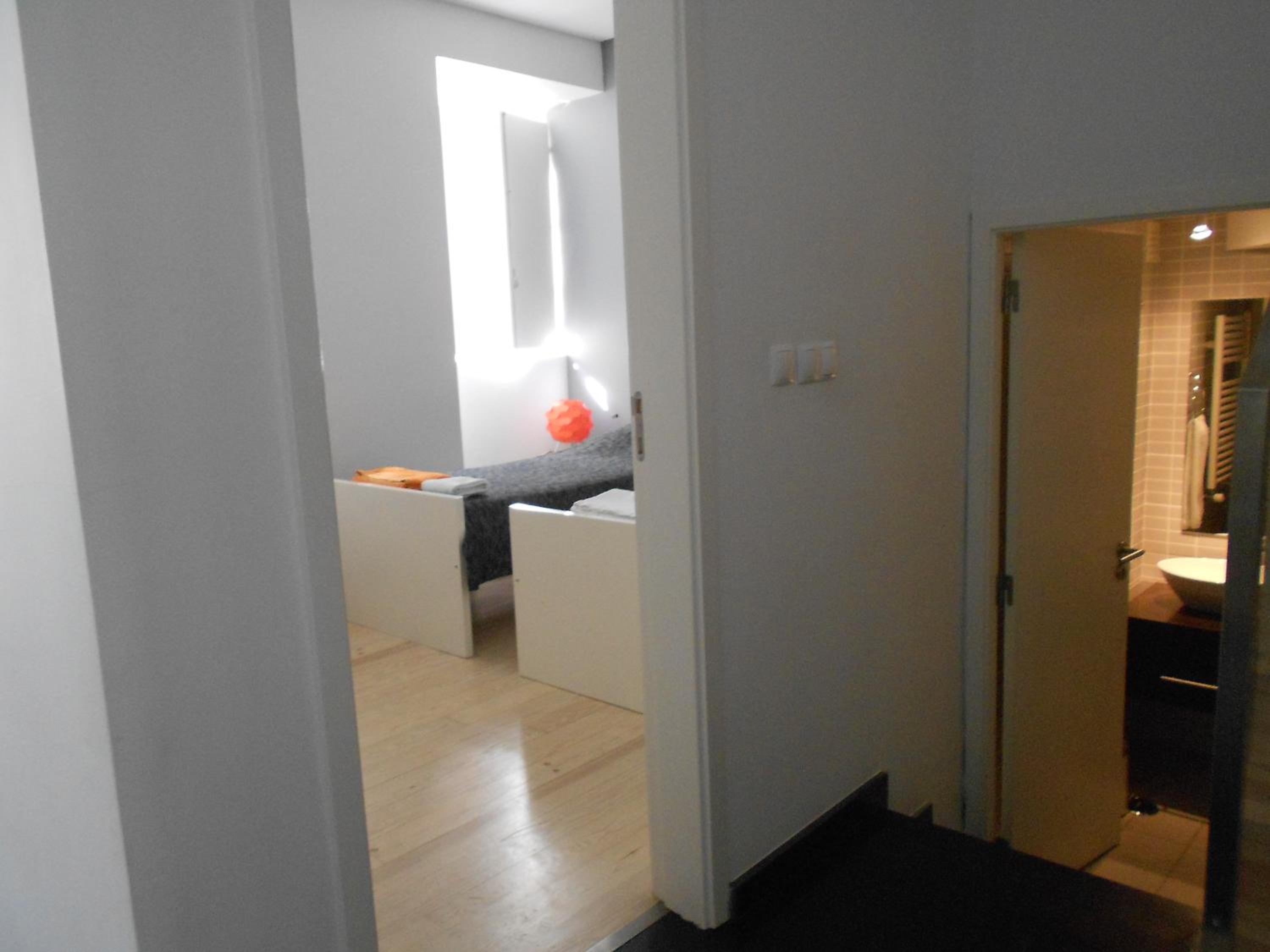 Triplex - Quarto com w.c. privado view 2