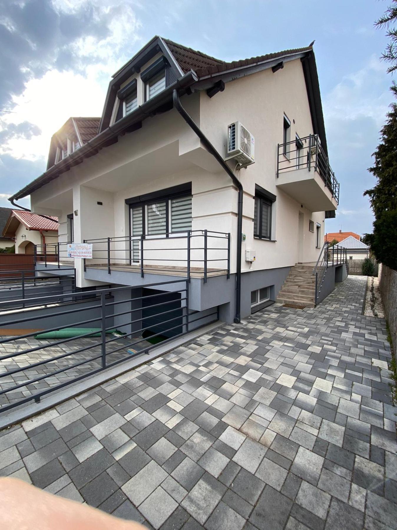 Hajnal Apartmanház
