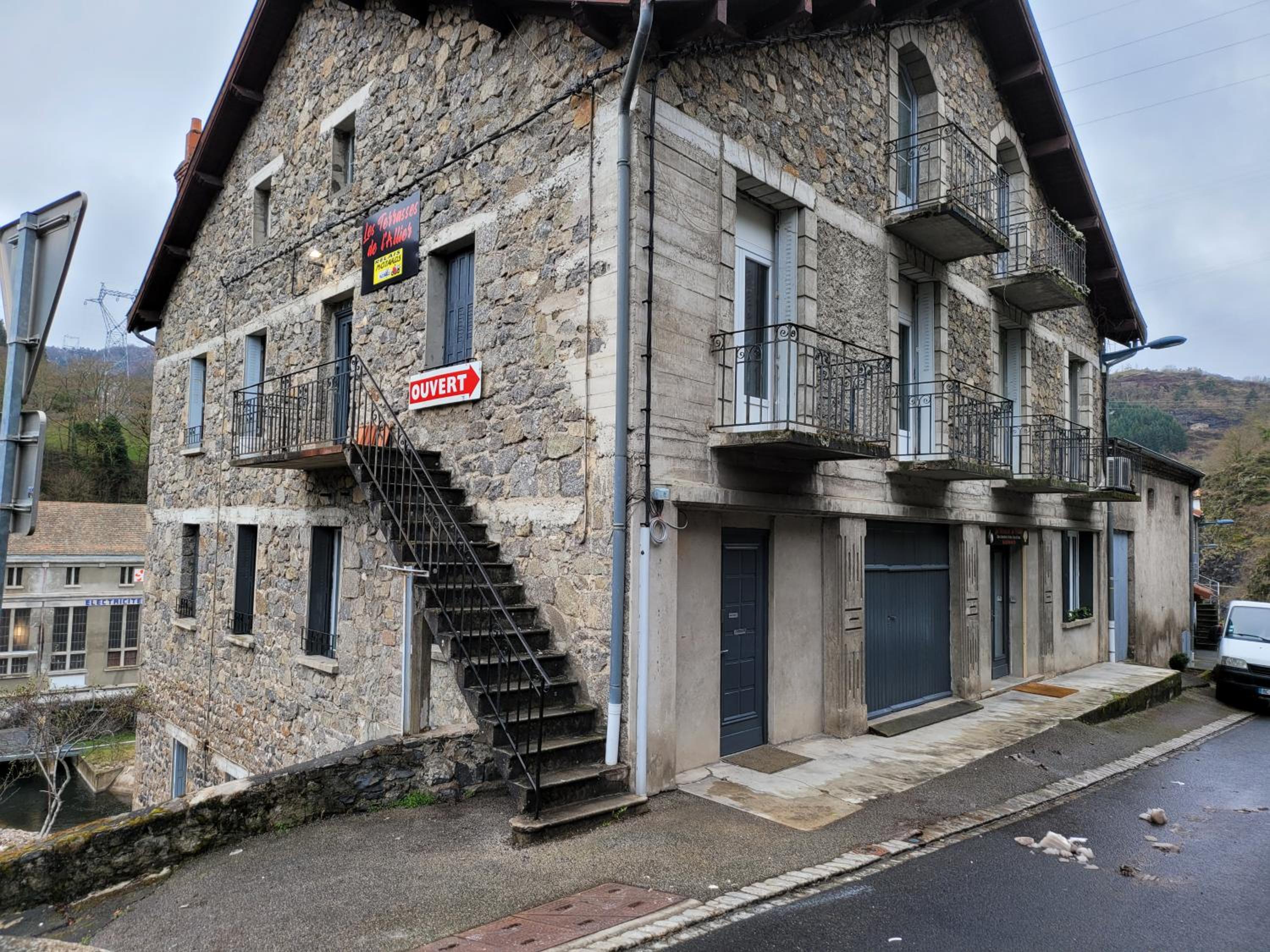 LES TERRASSES DE L'ALLIER view 5