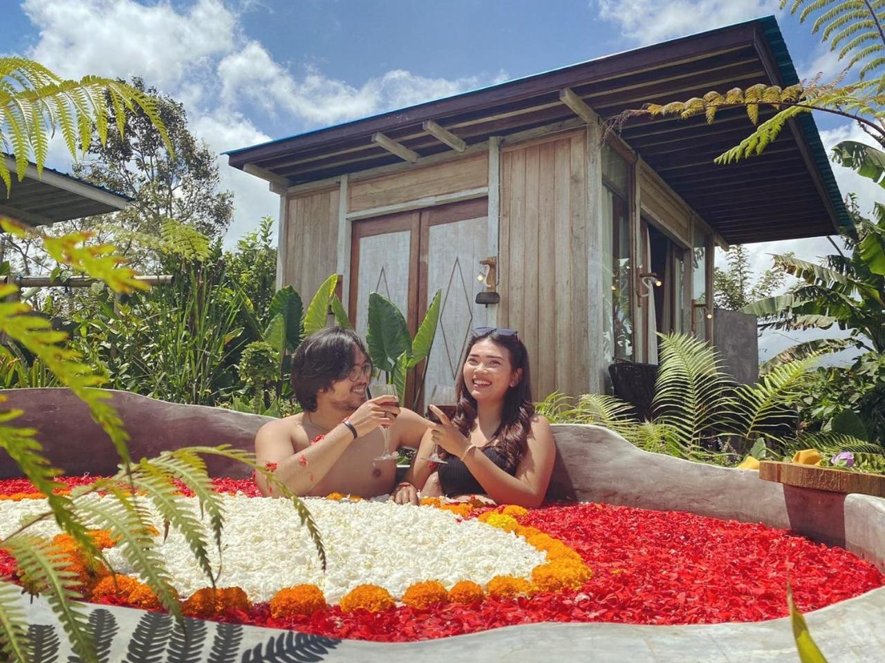 Dkubusalangki Villa