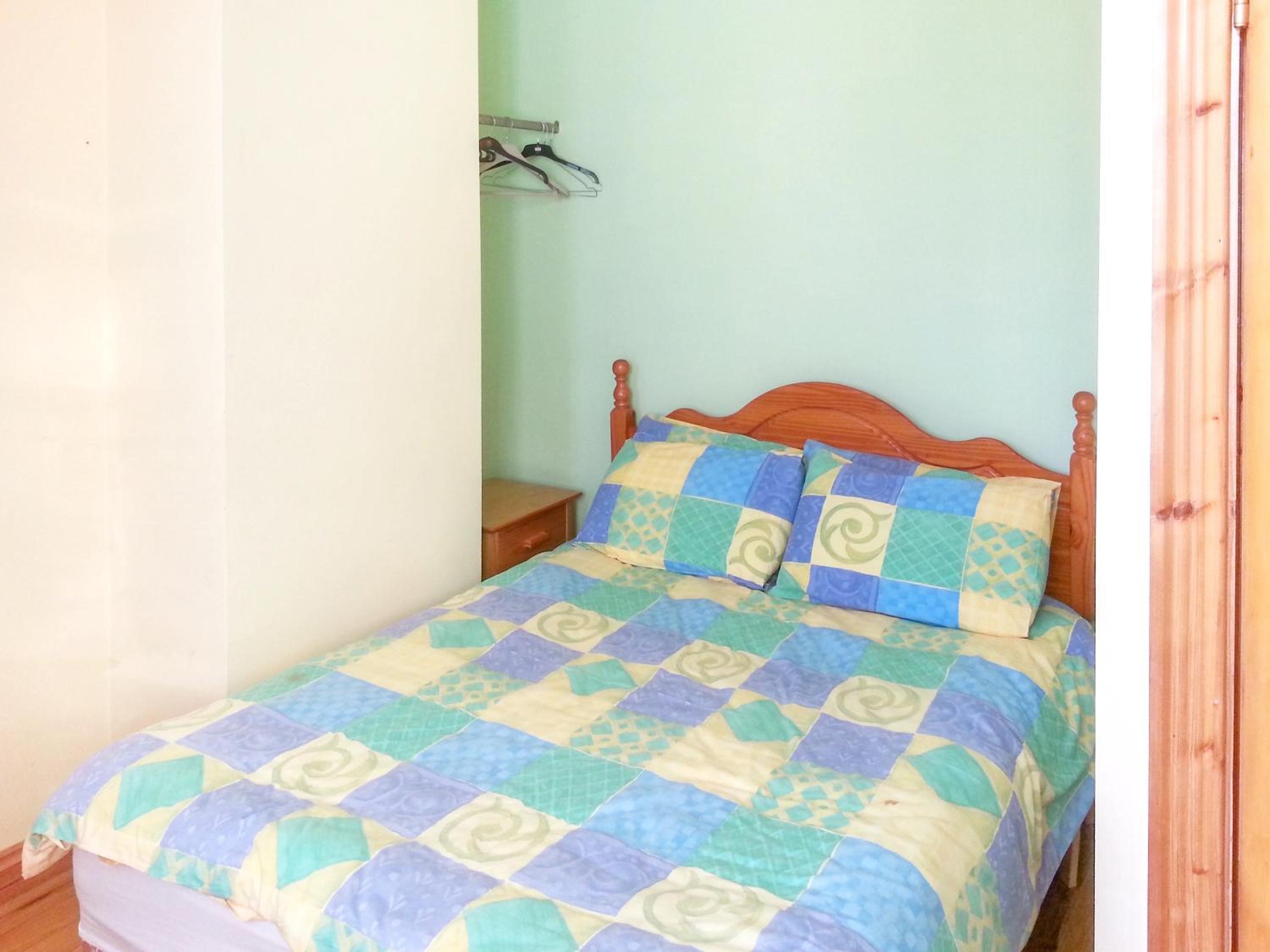 4 bedrooms house at Enniscrone 400 m away from the beach with enclosed garden and wifi