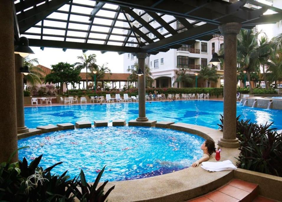 POOL VIEW 2 ROOM Mahkota Hotel Melaka