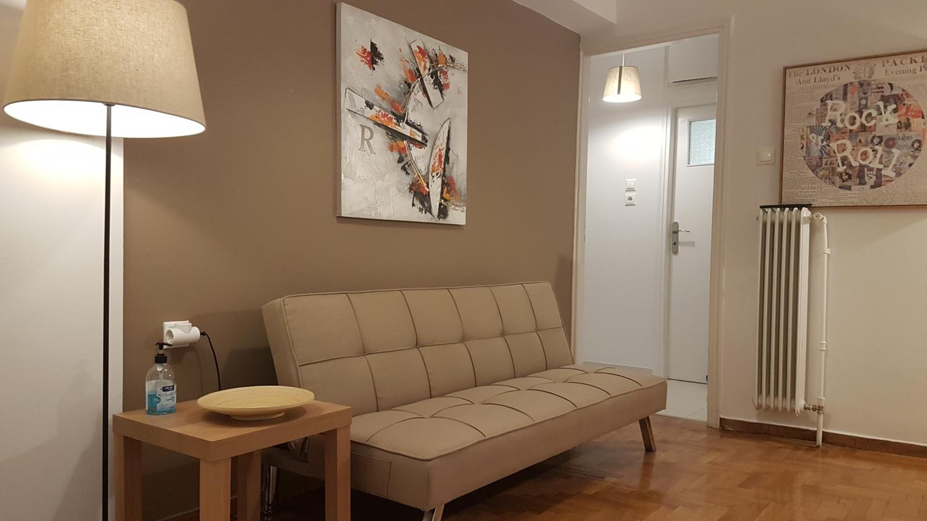 Petrol Apartment- Athens Center, 4 BD, 1 BATH
