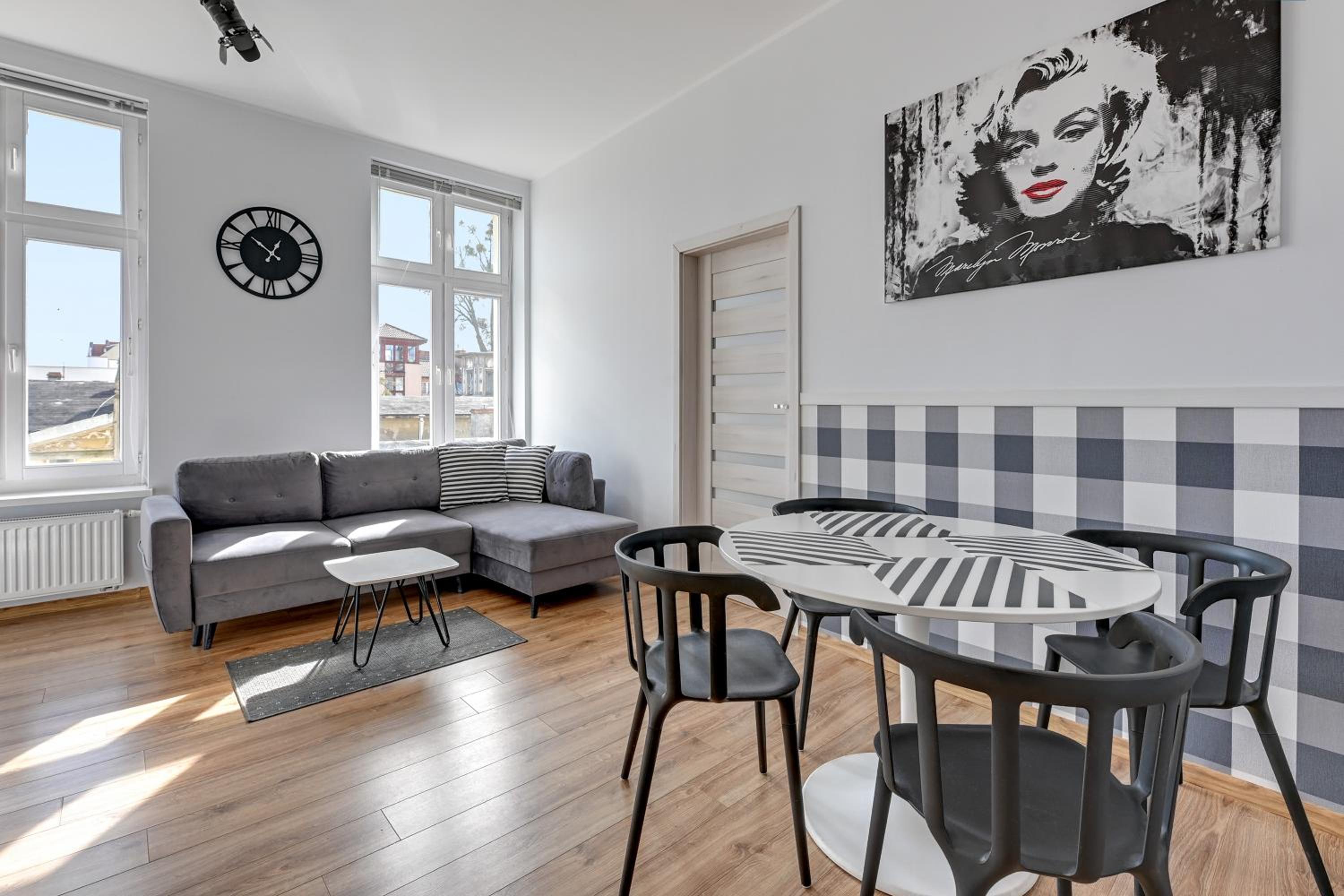 Blue Mandarin Apartments III Haffnera