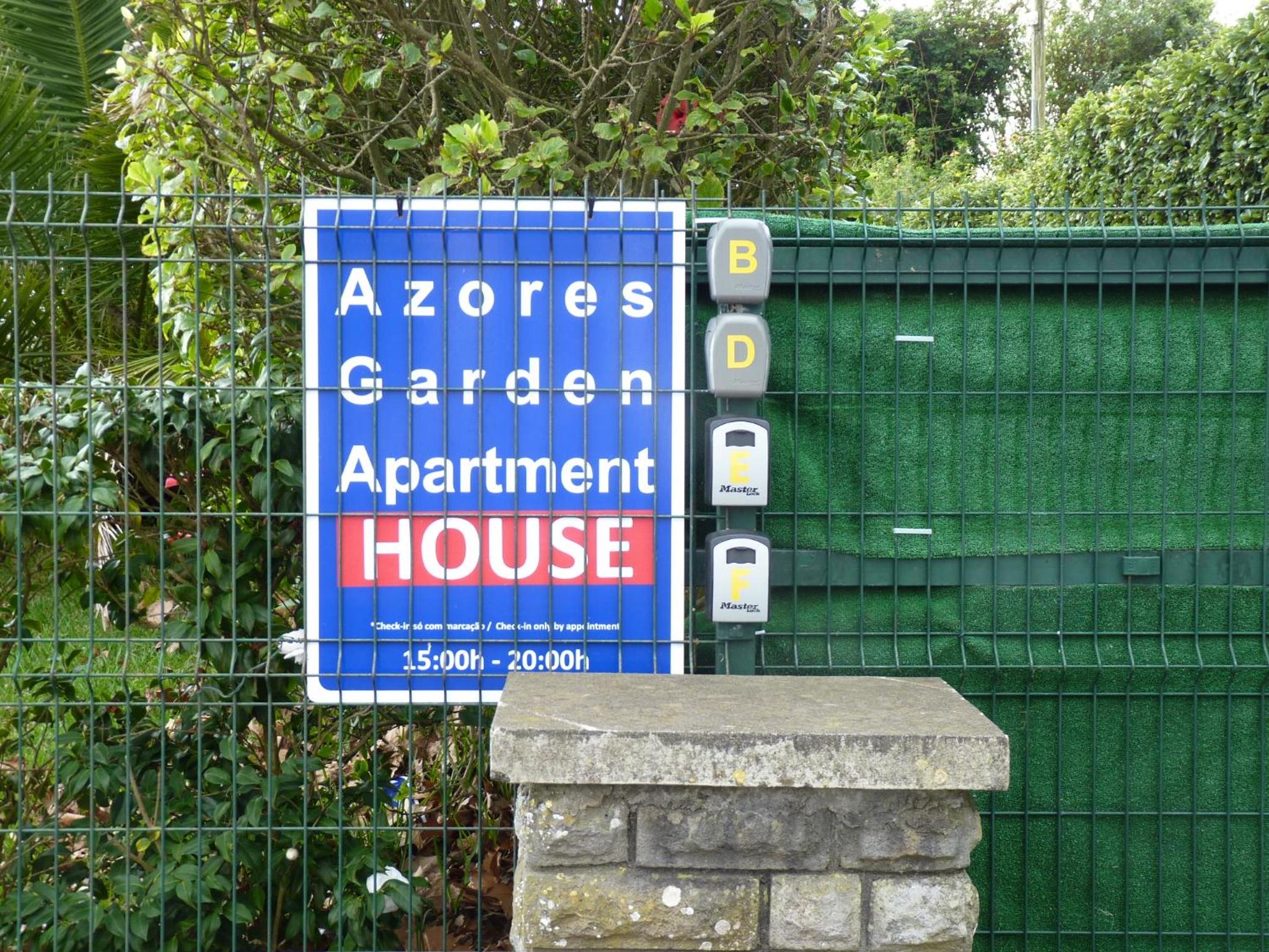 AZORES GARDEN HOUSE - Private Suites & Apartments - Automatic Self Check-in photo 39 of 78