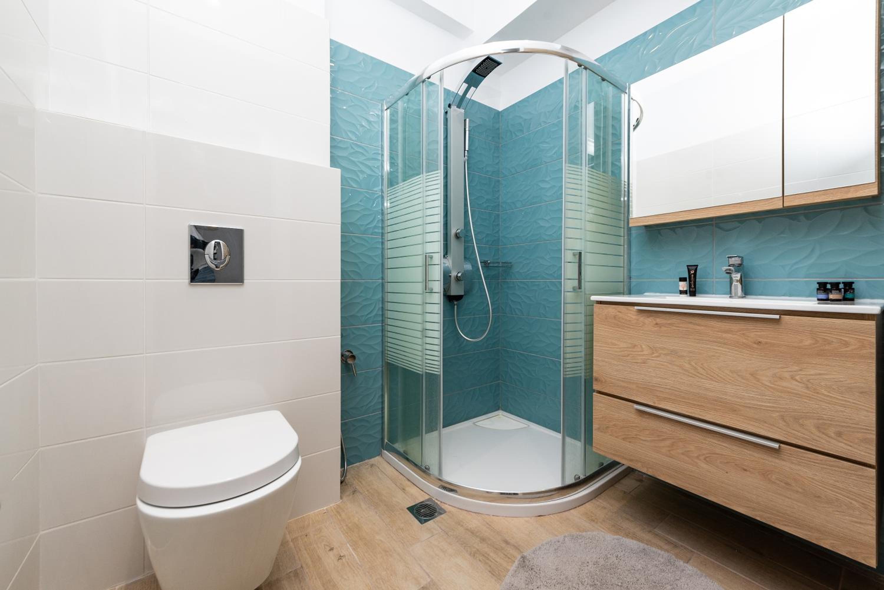 Ritas Modern In-City House view 4