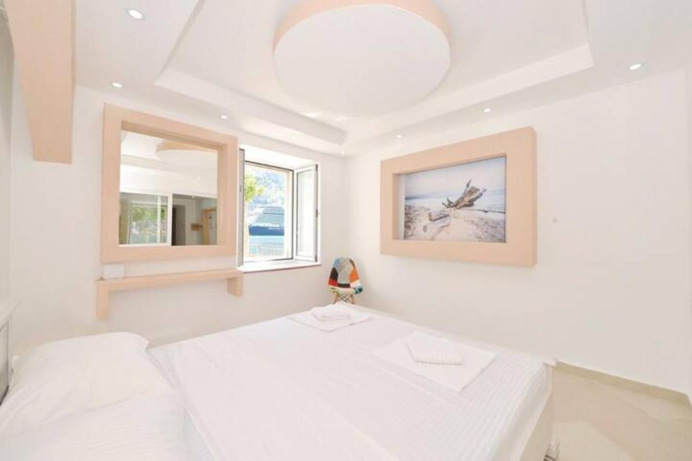 Cosy front line apt with sea access at your door step view 2