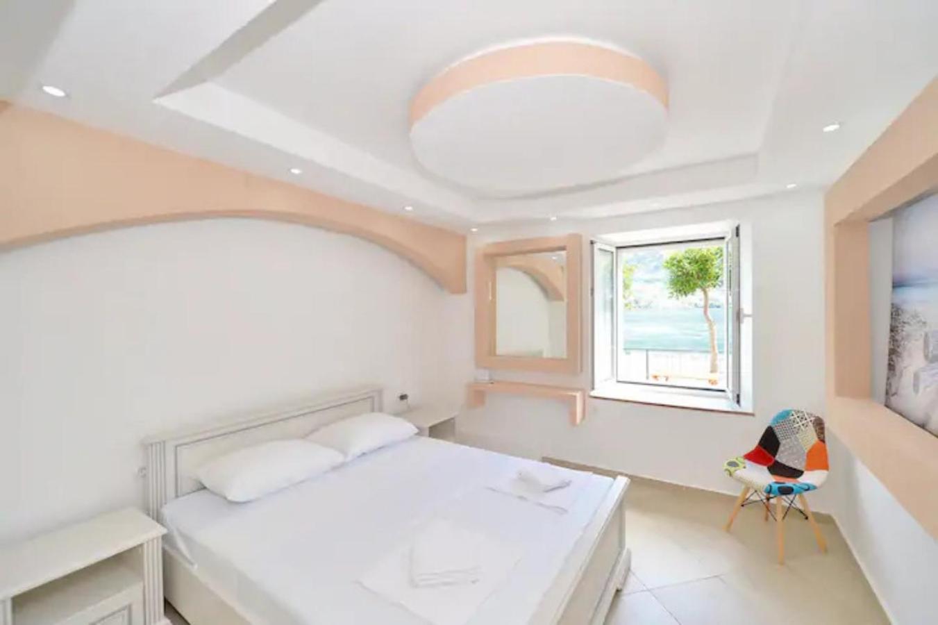 Cosy front line apt with sea access at your door step view 3