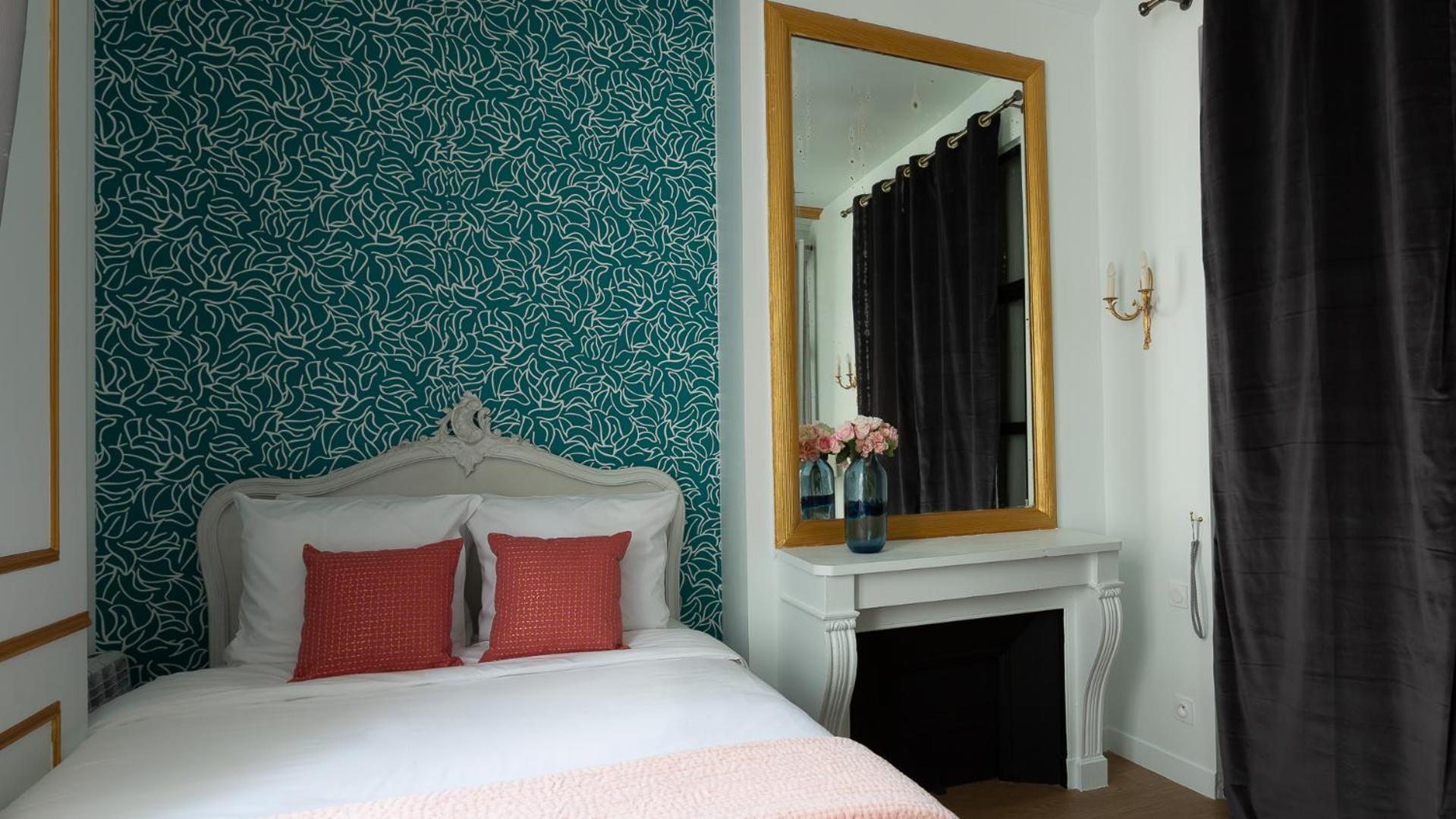 Luxury 2 Bedroom 2 Bathroom Apartment - Louvre