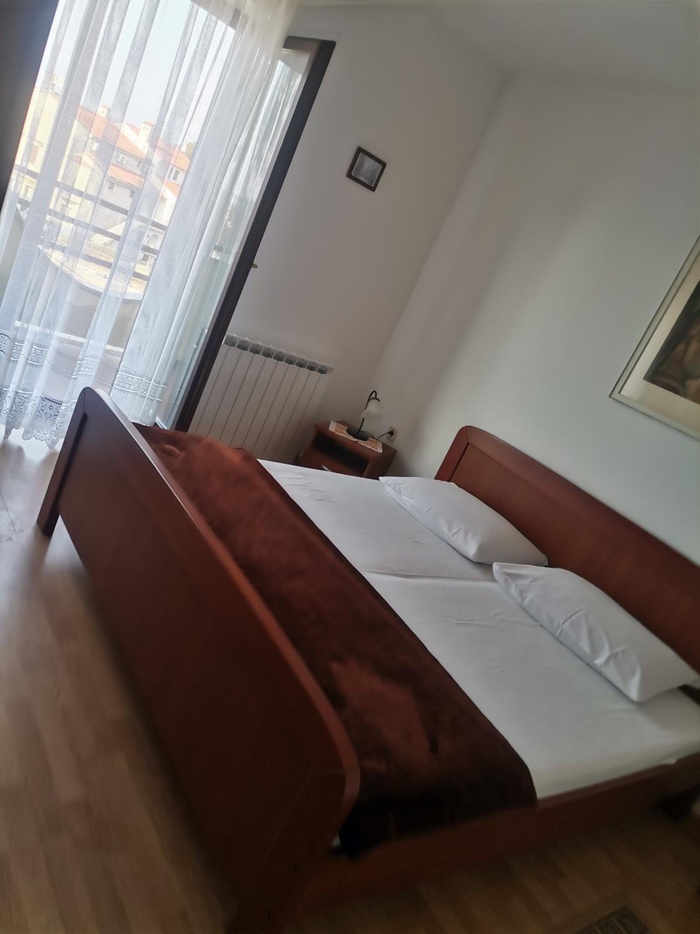 Apartments Petrica
