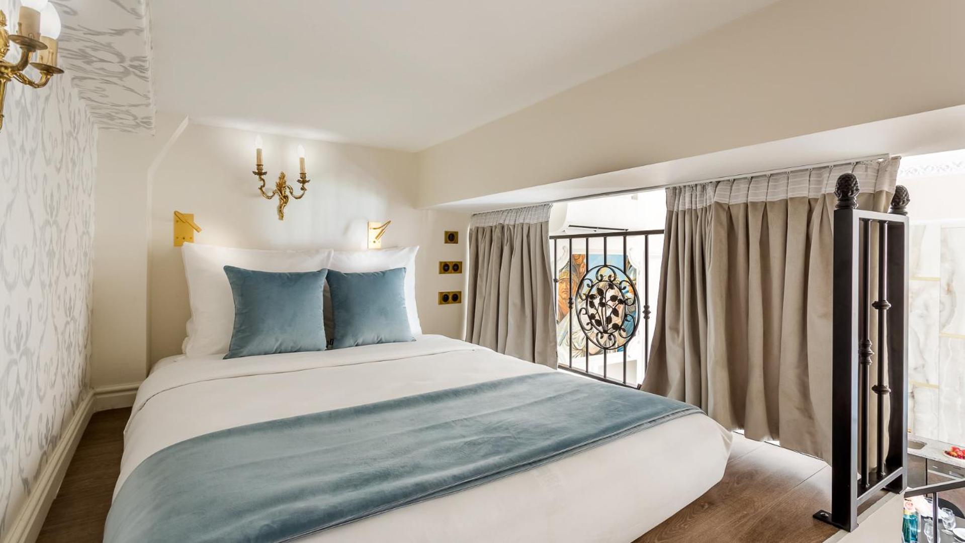 Luxury 3 Bedroom 2 Bathroom Palace Apartment - AC - Louvre