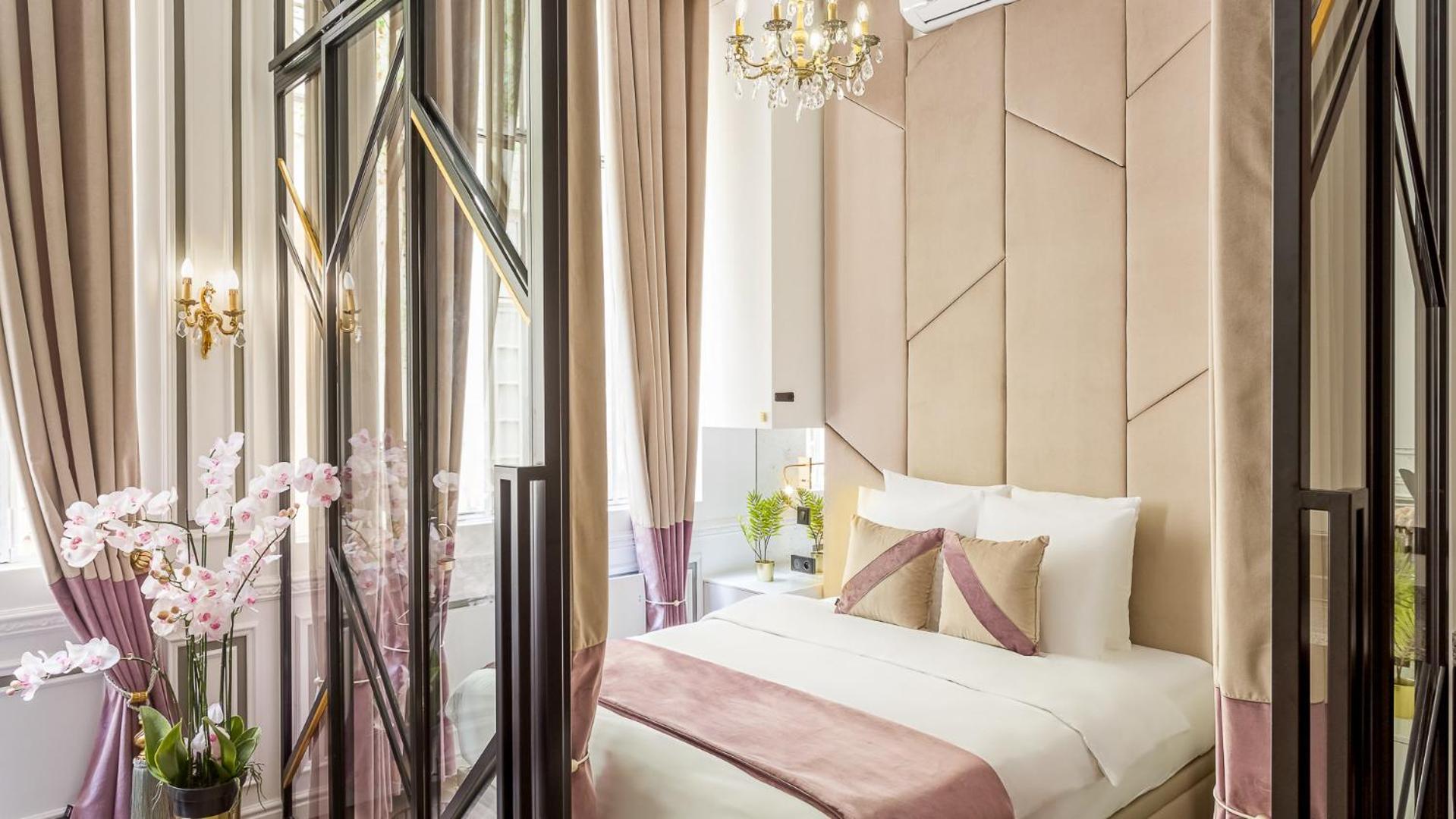 Luxury 3 bedroom Loft in Heritage Building - LE MARAIS