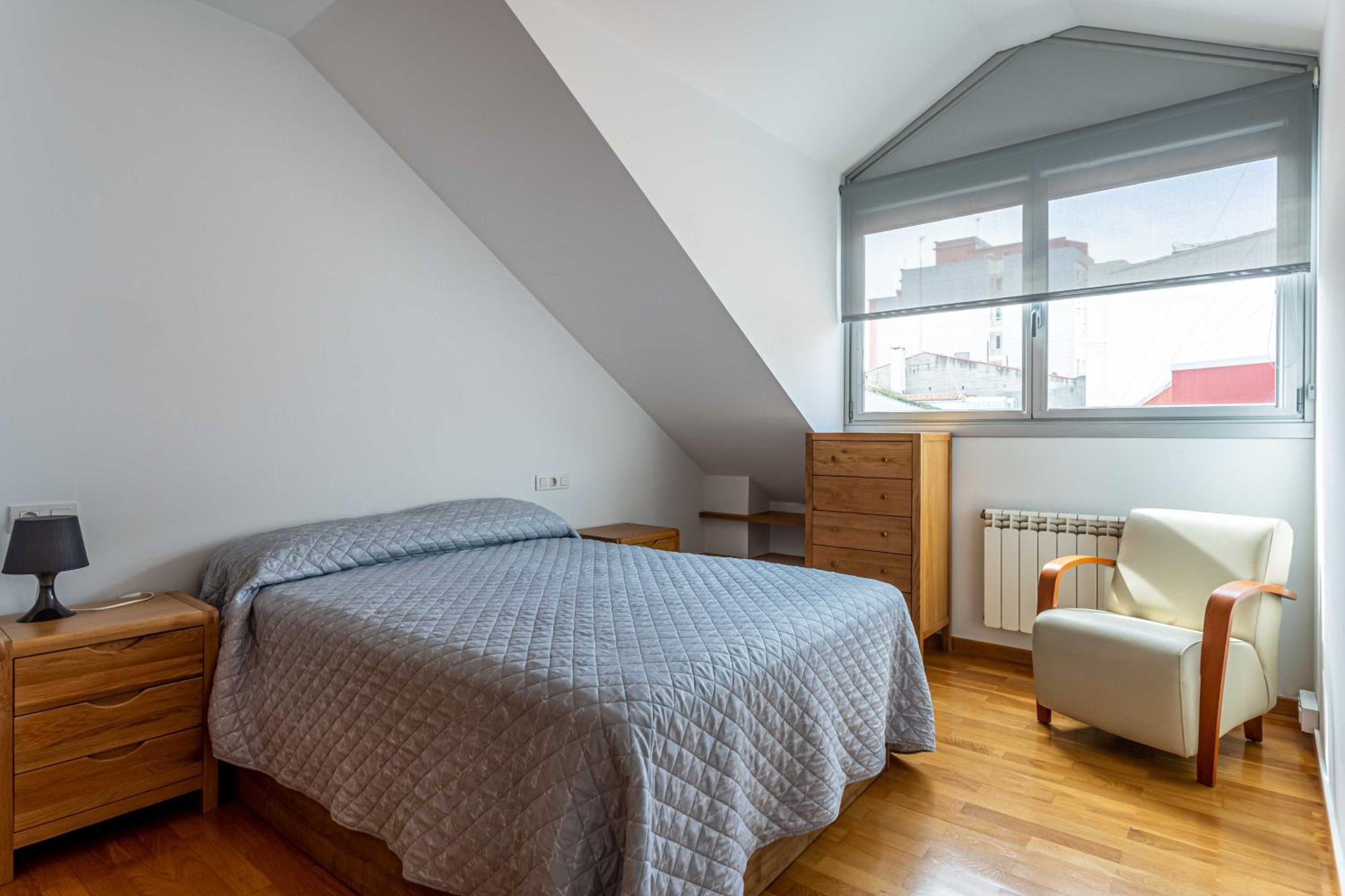 ÁTICO NUEVO CENTRIQUÍSIMO PLAYA ORZAN GARAJE gratis Y 2 BAÑOS view 4