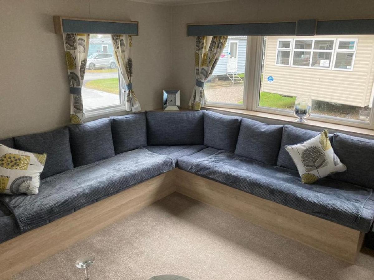 Blackpool Static Caravan Marton Mere view 4