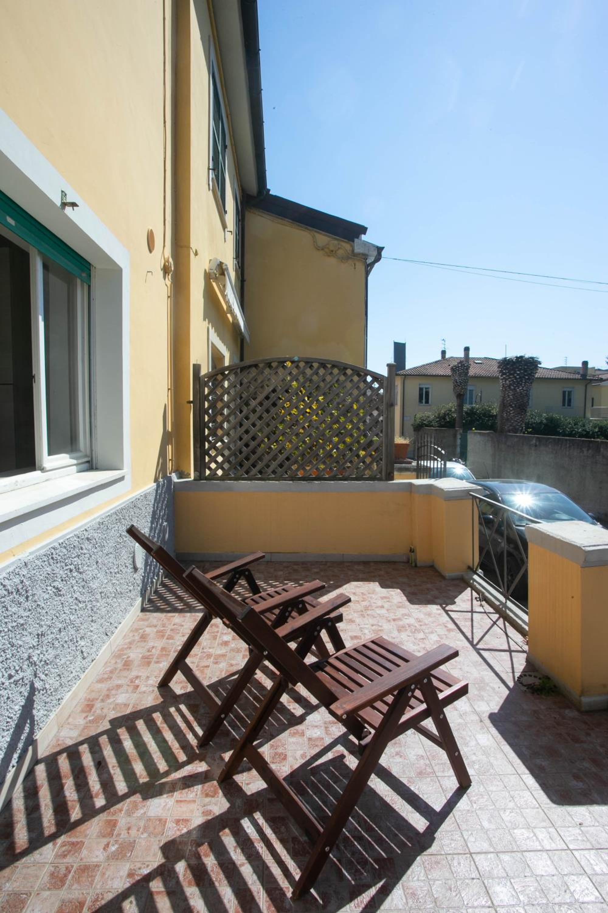 N050 - Numana, trilocale in centro con portico e posto auto view 3