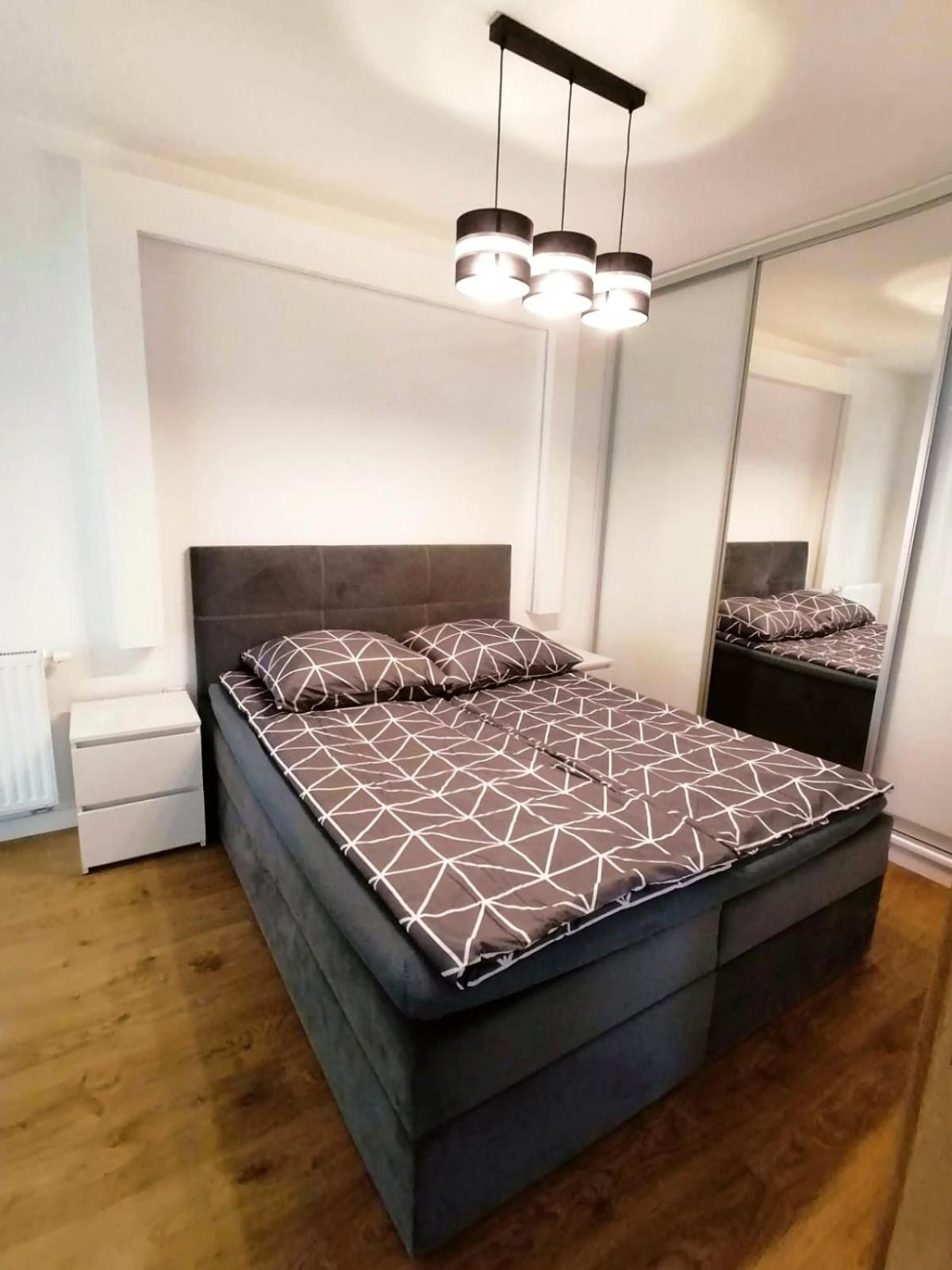 Jurajska Plaza - Nowoczesny apartament z sypialnią - HK Apartaments Kielce