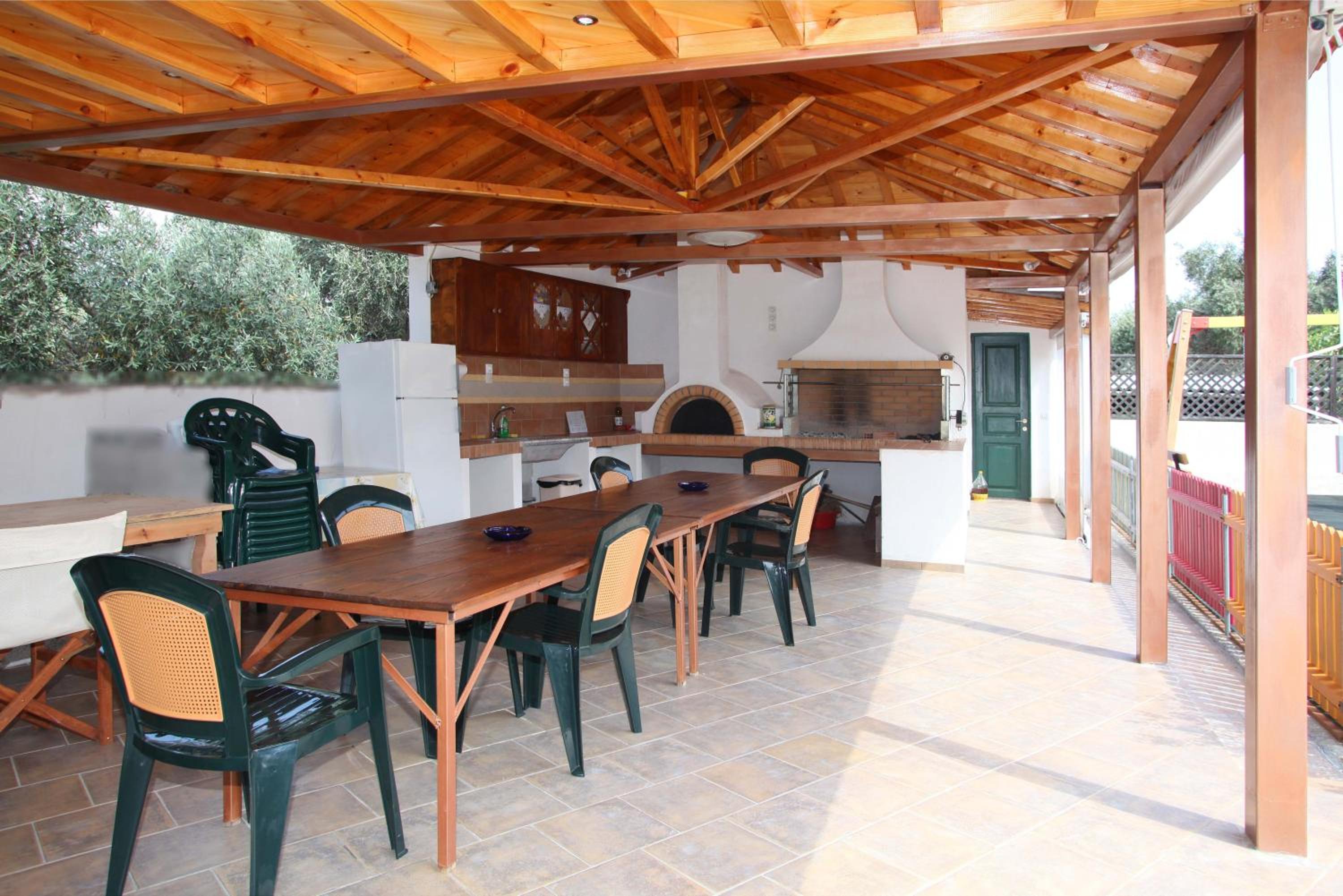 Alexandros Rooms & Studios