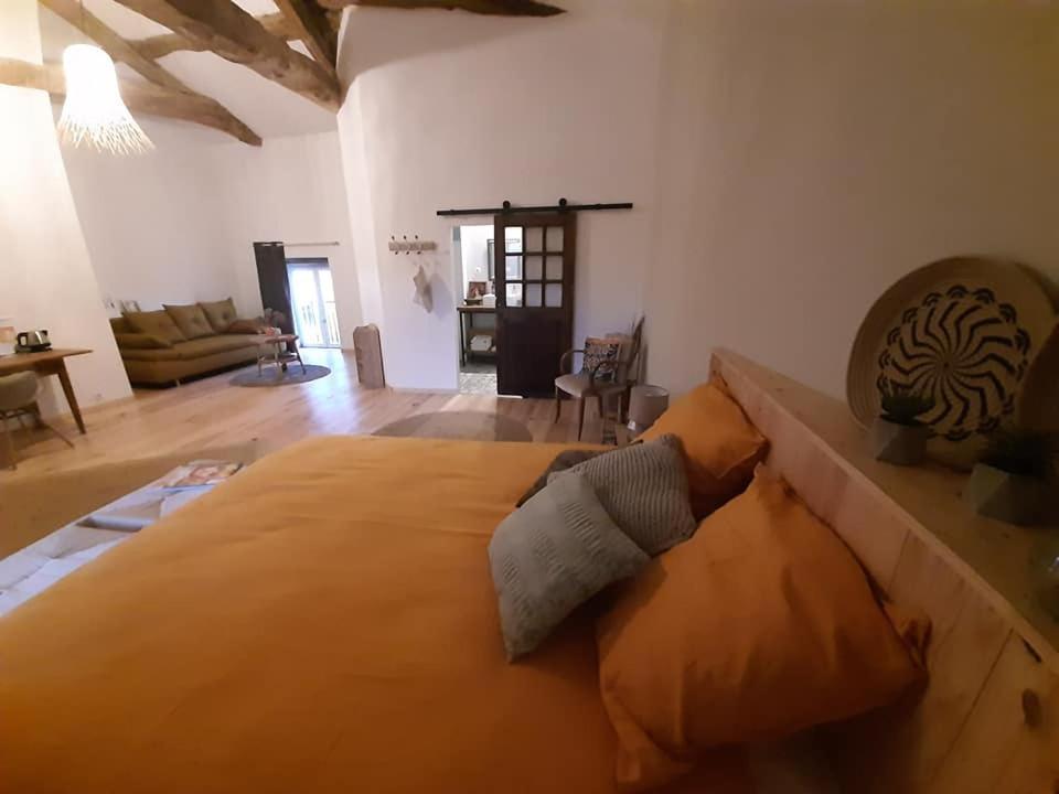 La Grange de la Batone - Bed and Breakfast view 2