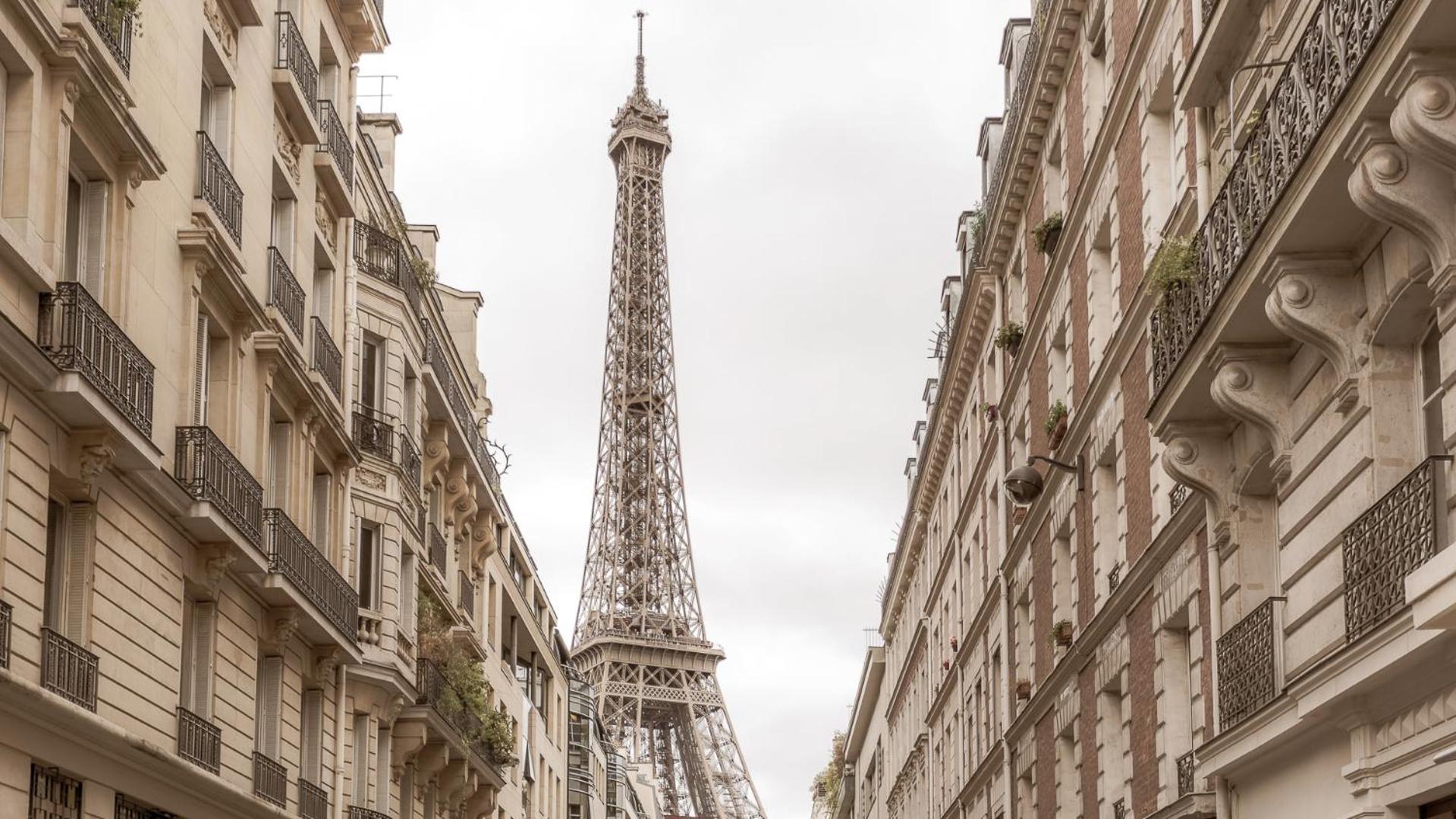 Luxury 2 bedroom Apartment - Eiffel Tower