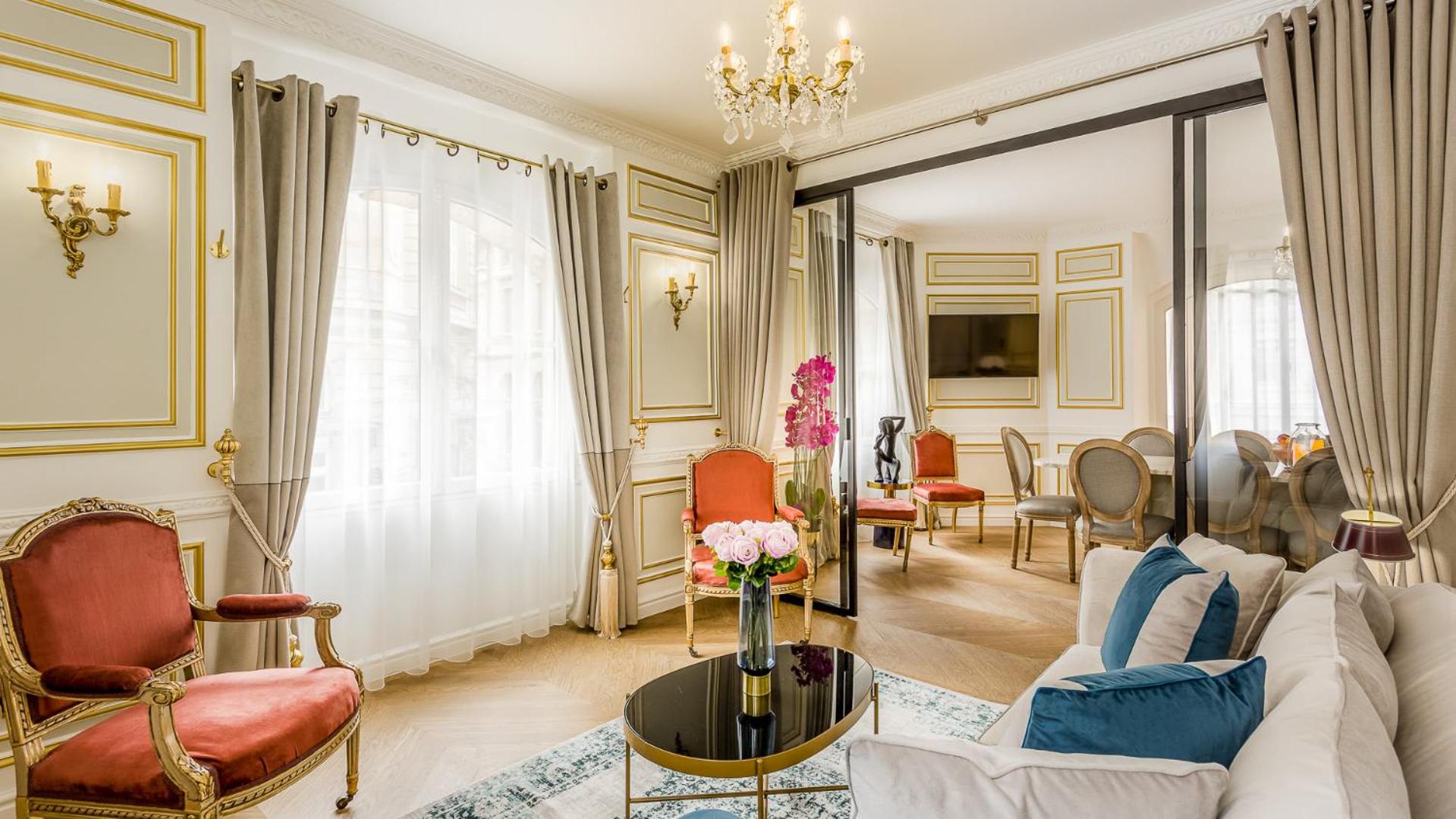Luxury 6 Bedroom 5 bathroom Palace Apartment - Louvre View