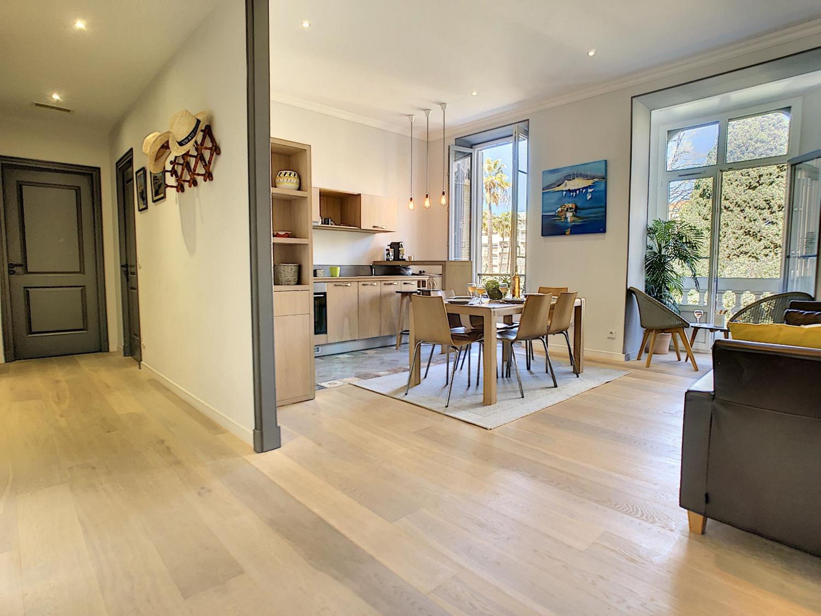 Nestor&Jeeves - PALAIS MARIE PRESTIGE - Central - Close sea
