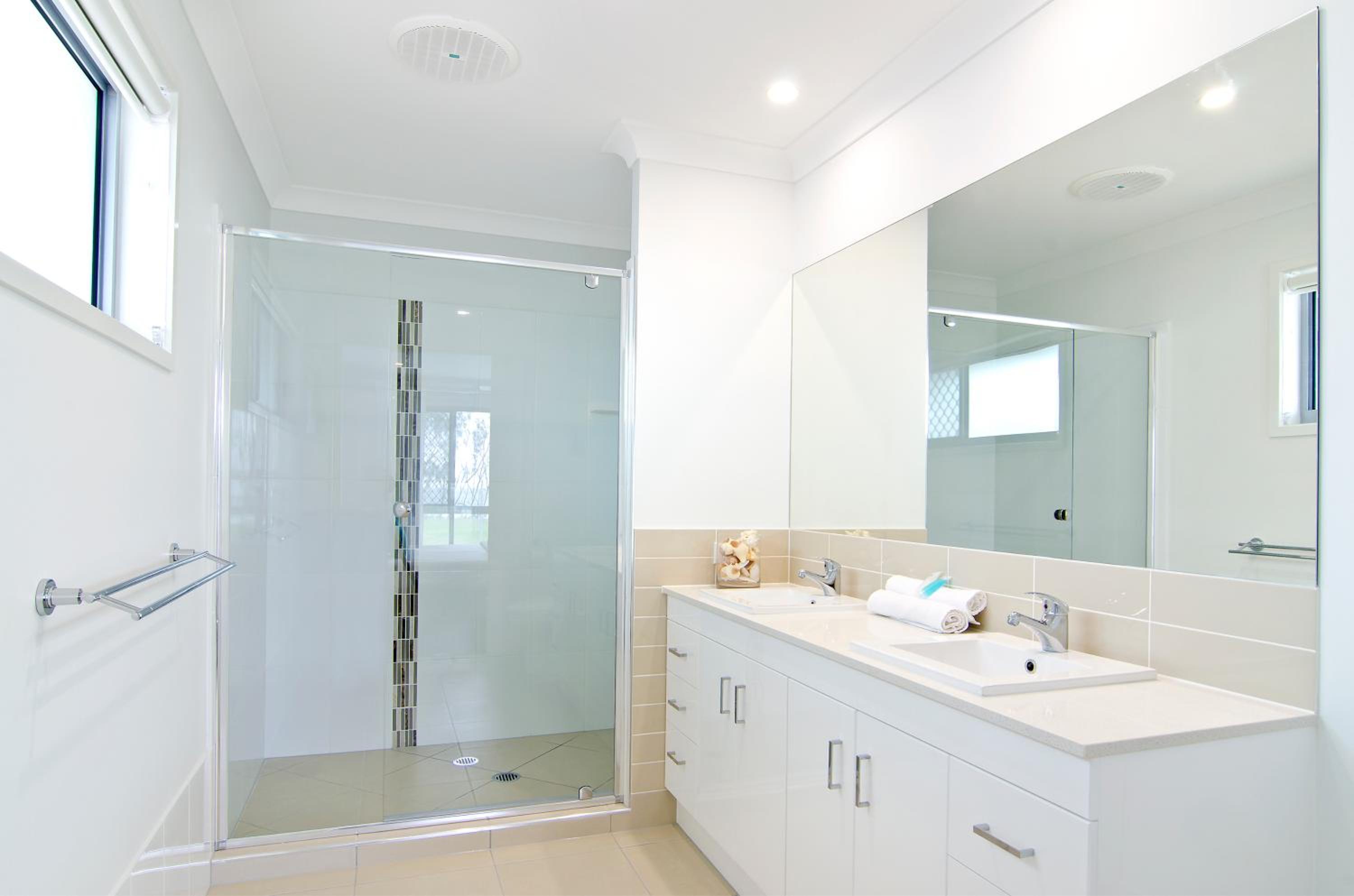 Sentosa on Tugun - Beachfront 5 Bedroom
