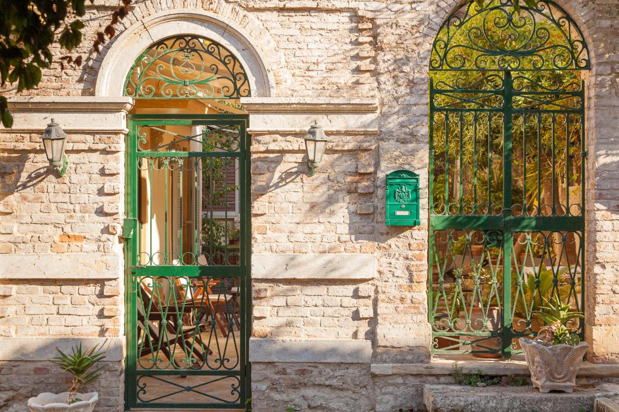 New Fortress Home & Garden