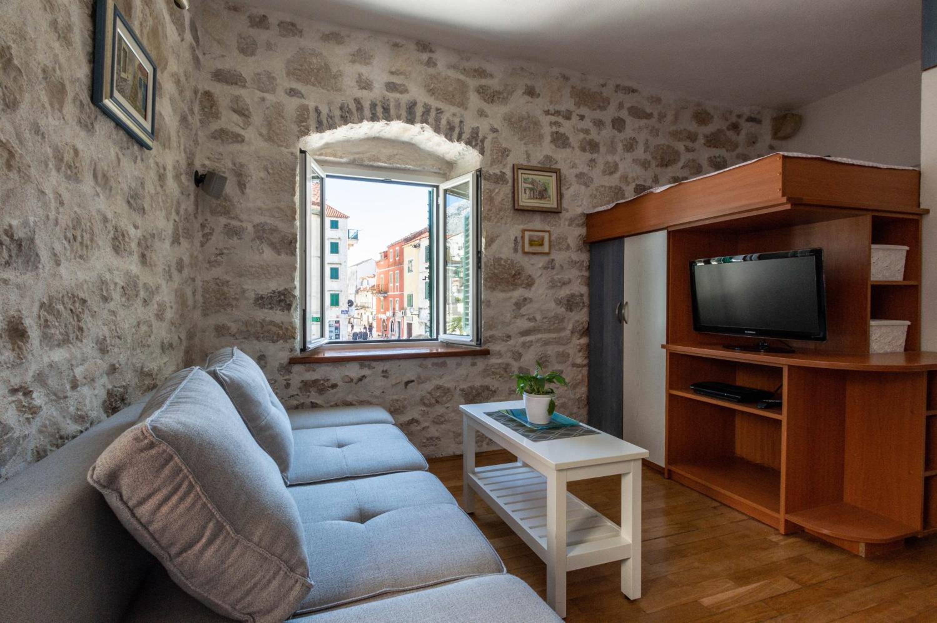 City center apartment Roza view 3