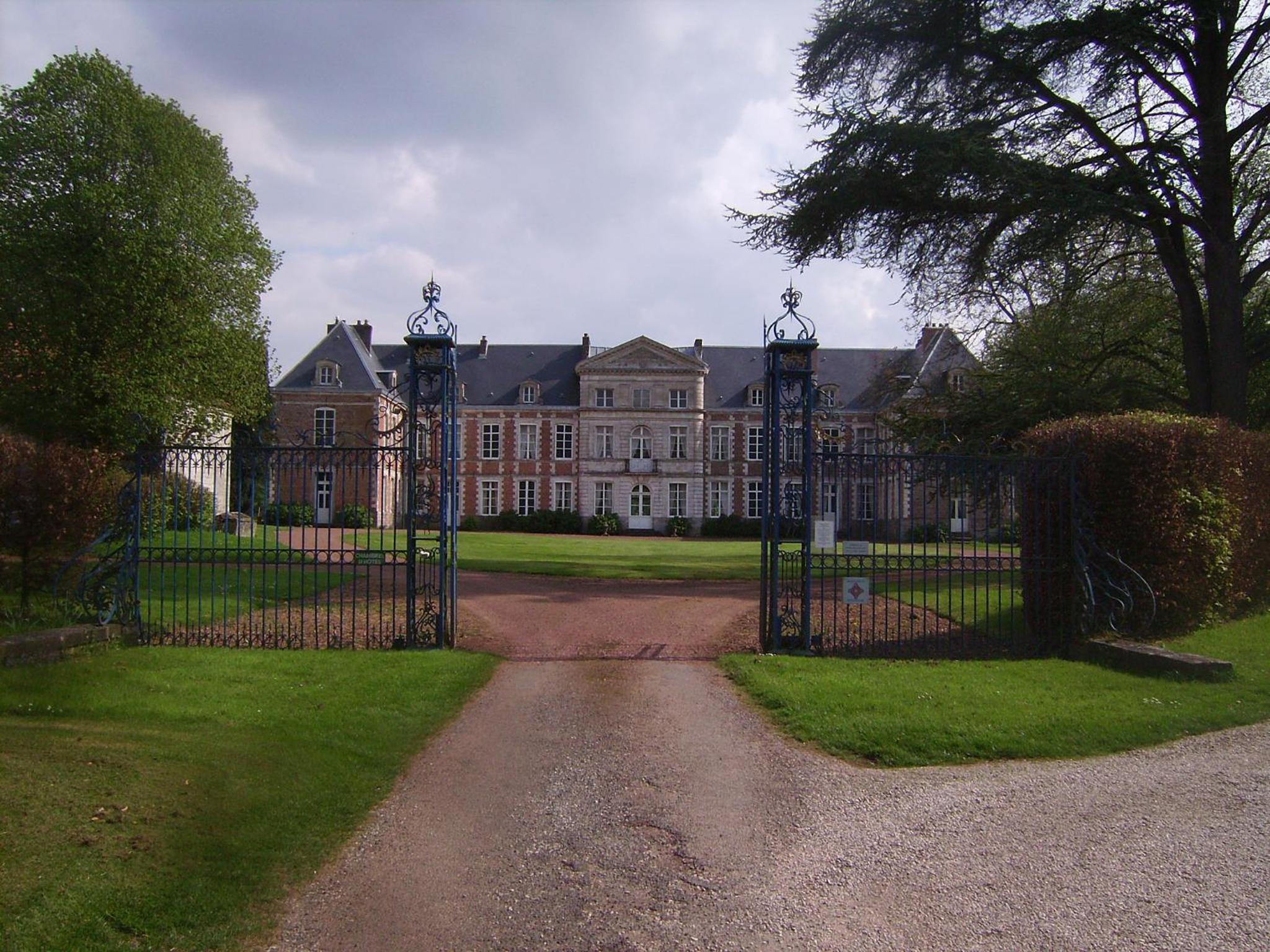 Chambres d'hôtes & Gîtes du Château de Grand Rullecourt view 3