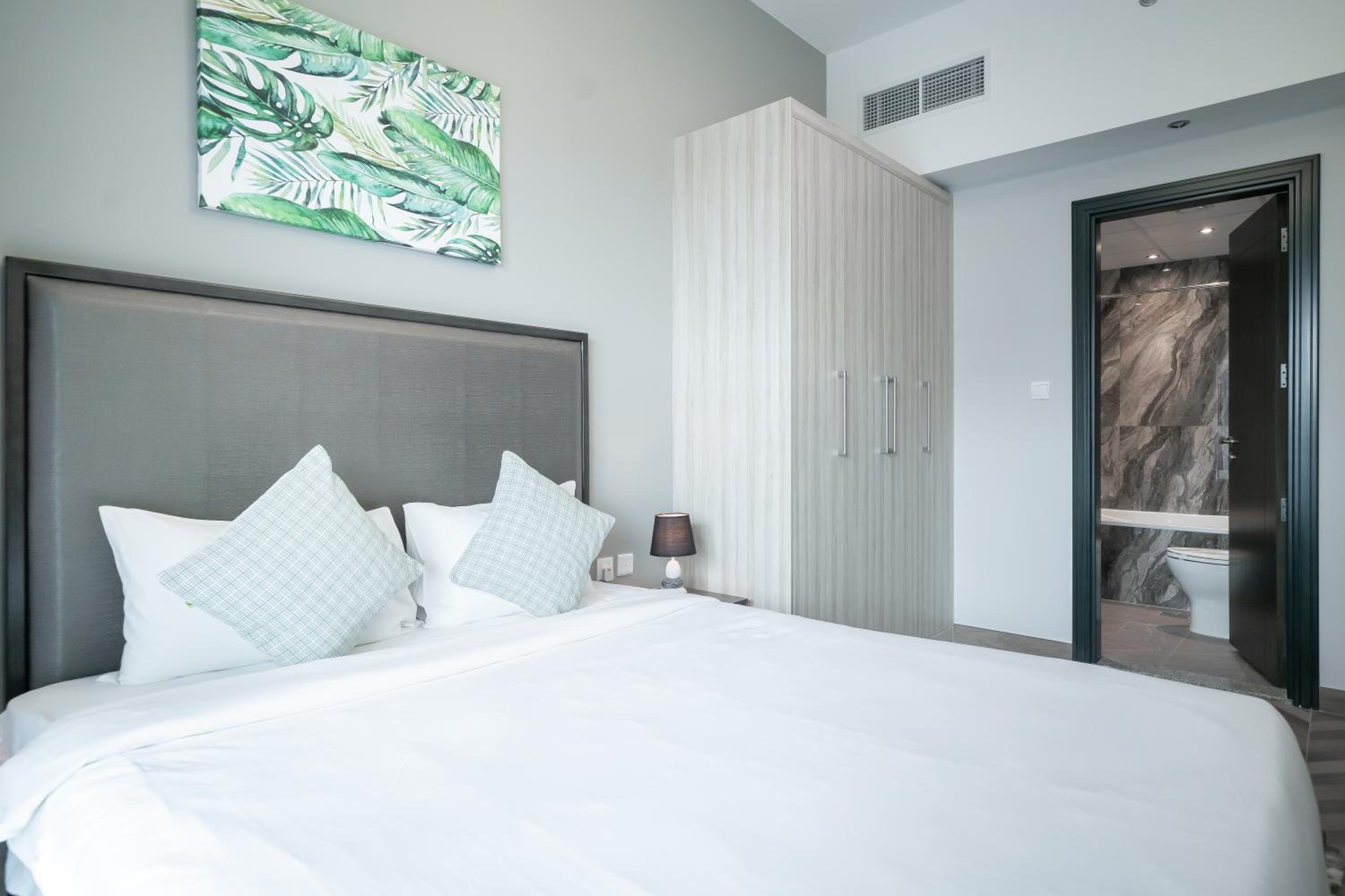 Luton Vacation Homes - Elite Business Bay Residence