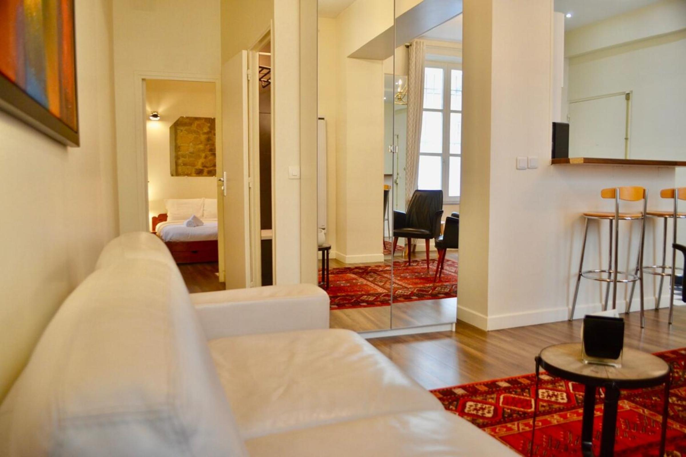 1 Bedroom Apartment in the Heart of the Marais area