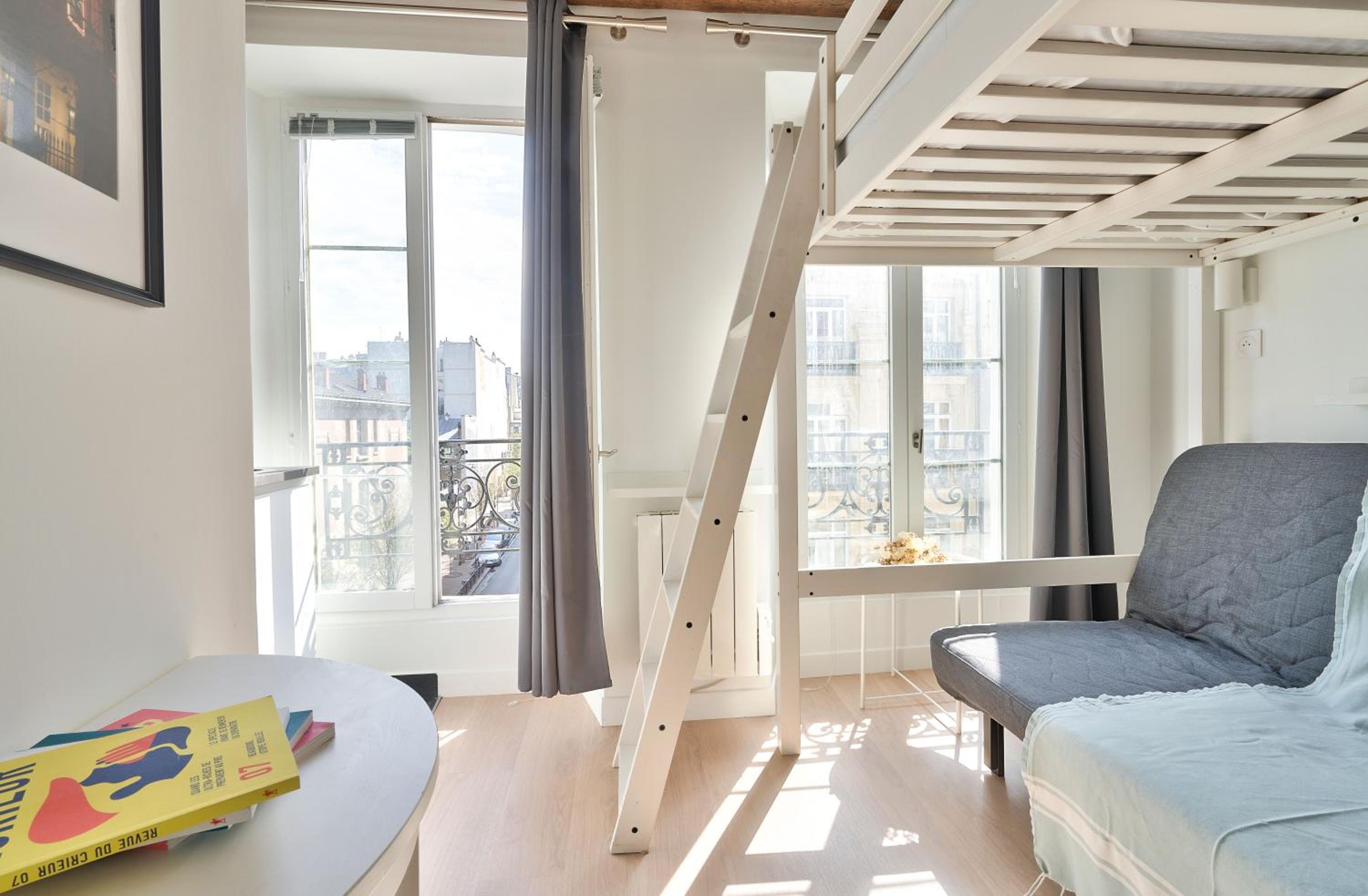 NEW Mezzanine Studio in the Heart of Paris (4F)