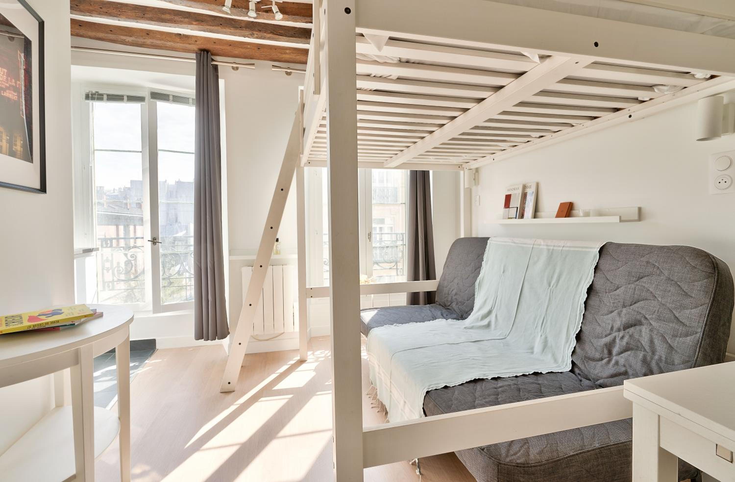 NEW Mezzanine Studio in the Heart of Paris (4F)