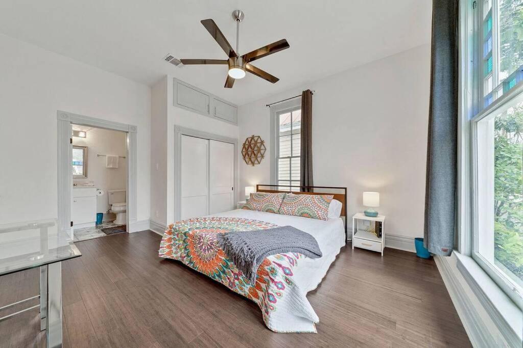 Historic home with heated Mini Pool walking distance to downtown San Antonio! view 5