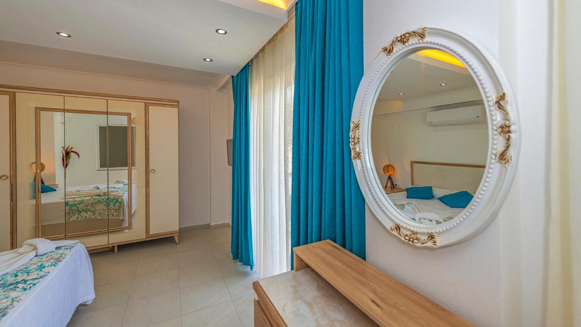 Hisar 2 - 4 Bedroom Holiday Villa in Hisarönü view 4