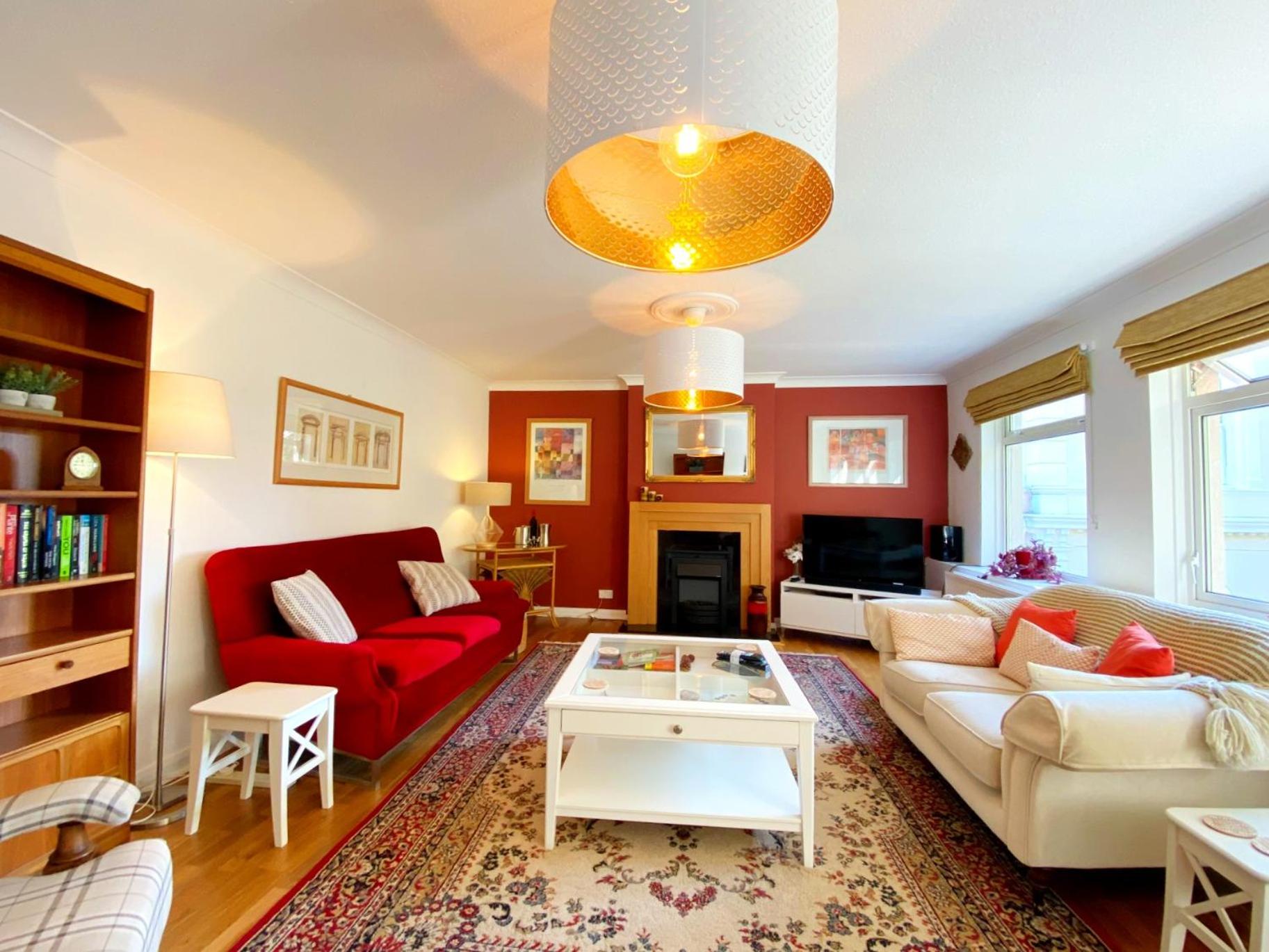 Braeside Luxury Holiday Home view 2